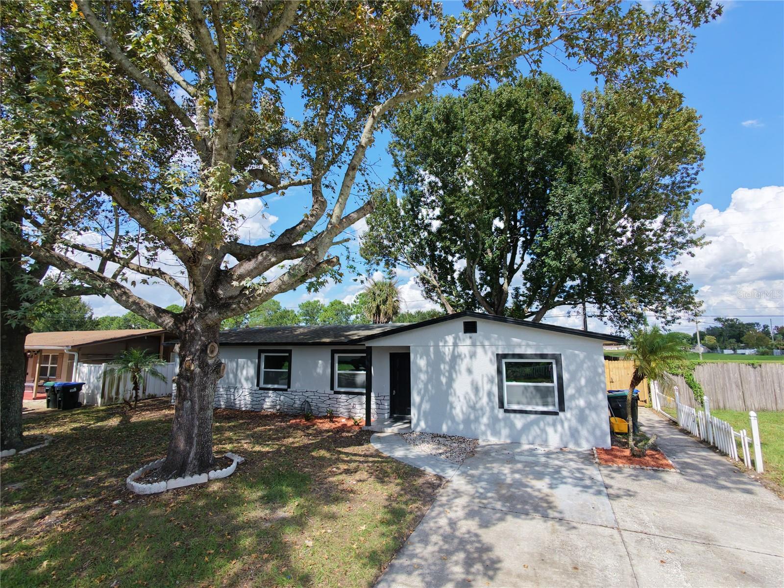 3997 QUEEN ANNE DR