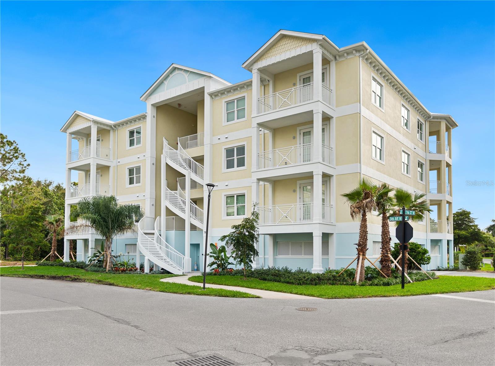 7611 34TH AVE W #301