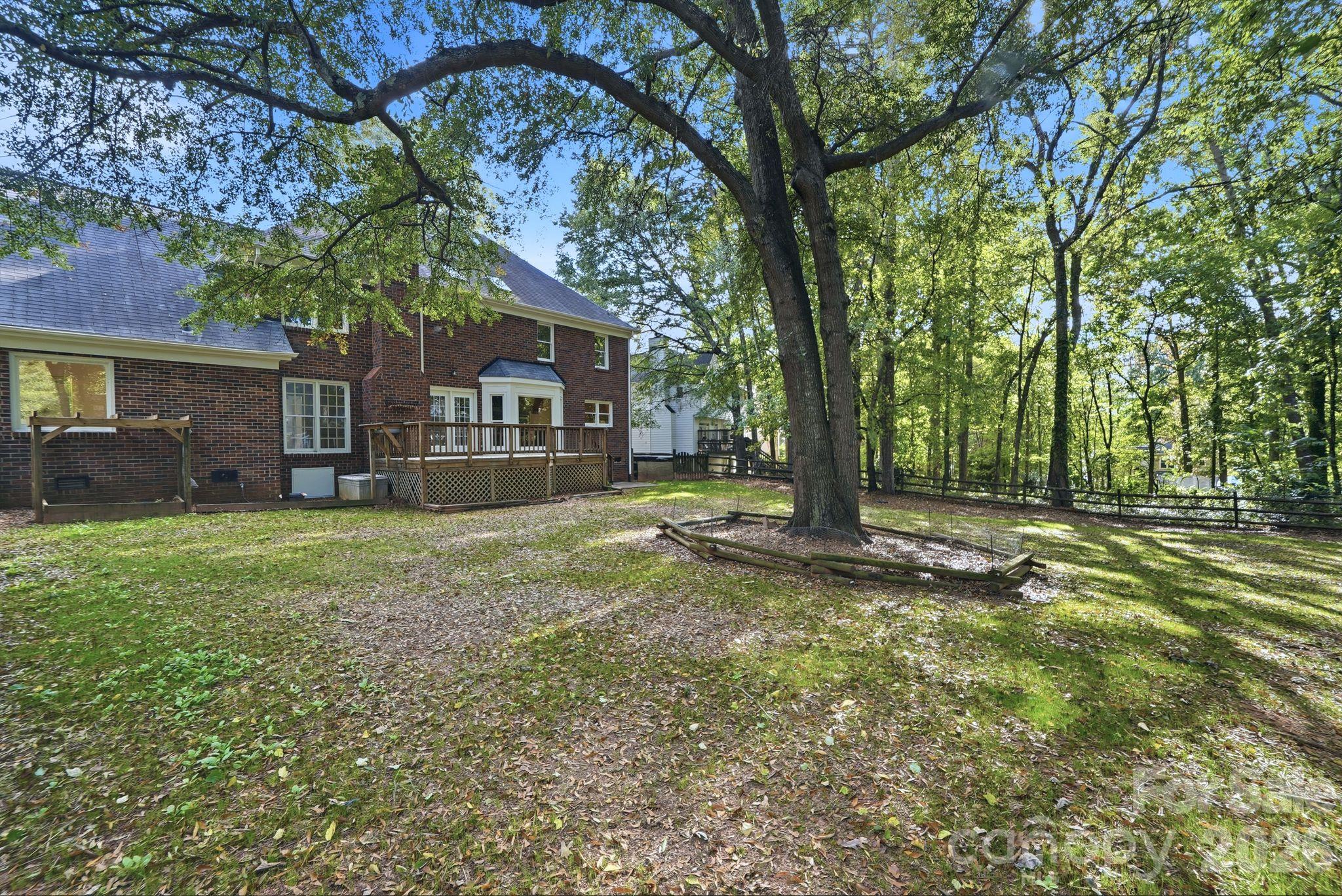 Single Family Residence at 8800 Oxfordshire Court, Huntersville, photo 38 of 44