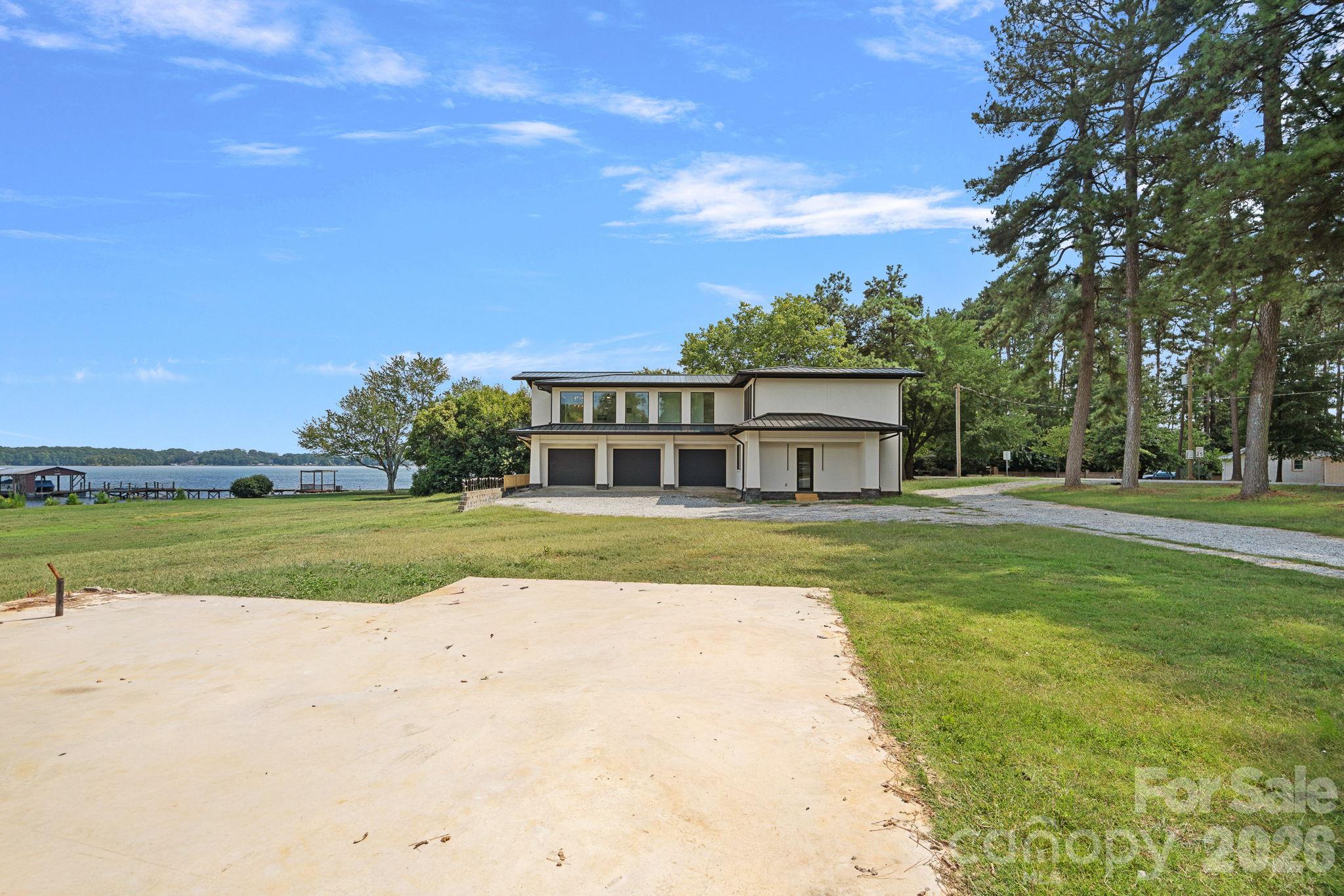 Single Family Residence at 627 Isle Of Pines Road, Mooresville, photo 20 of 47