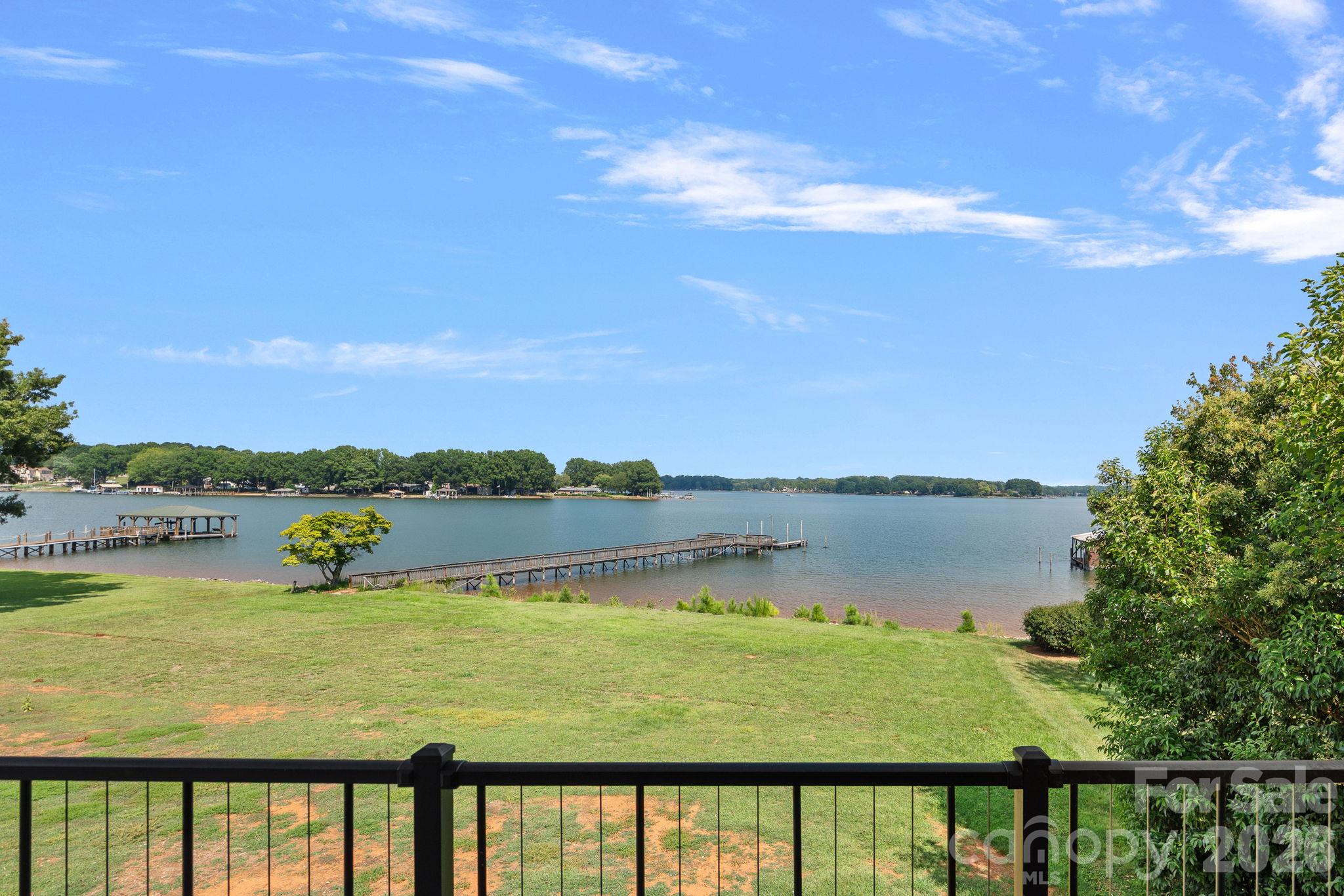 Single Family Residence at 627 Isle Of Pines Road, Mooresville, photo 21 of 47