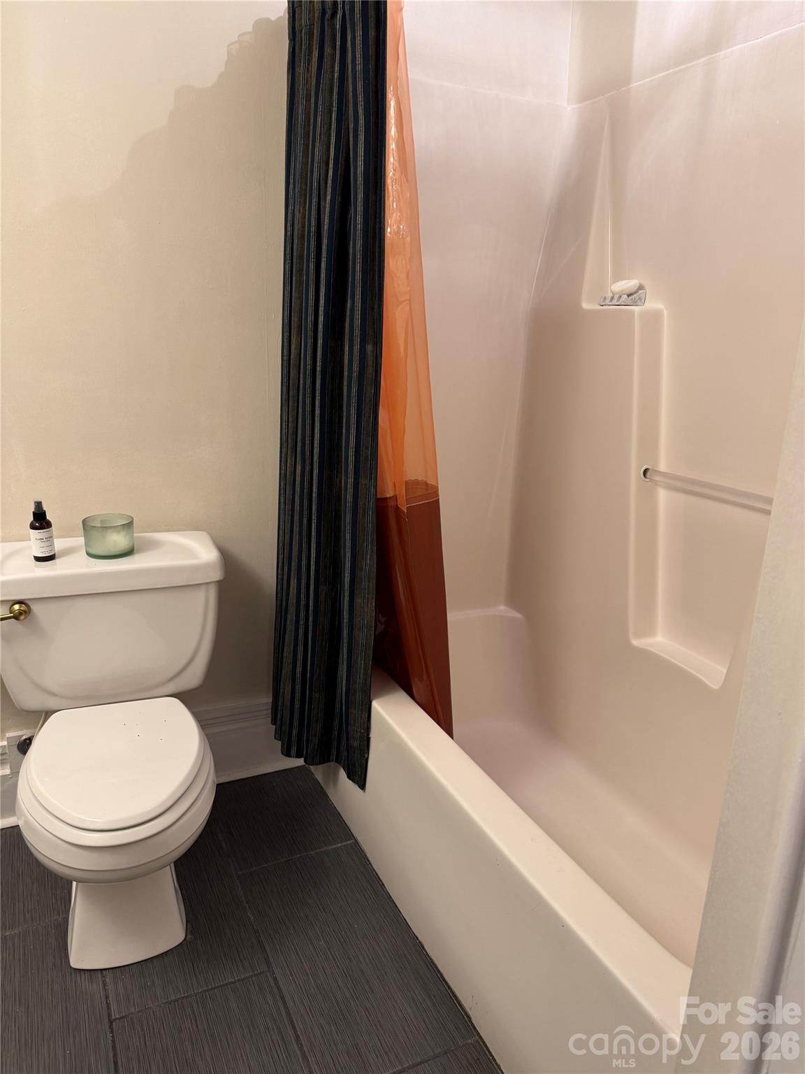 Tub/Shower - 404 Laurel Avenue, Charlotte