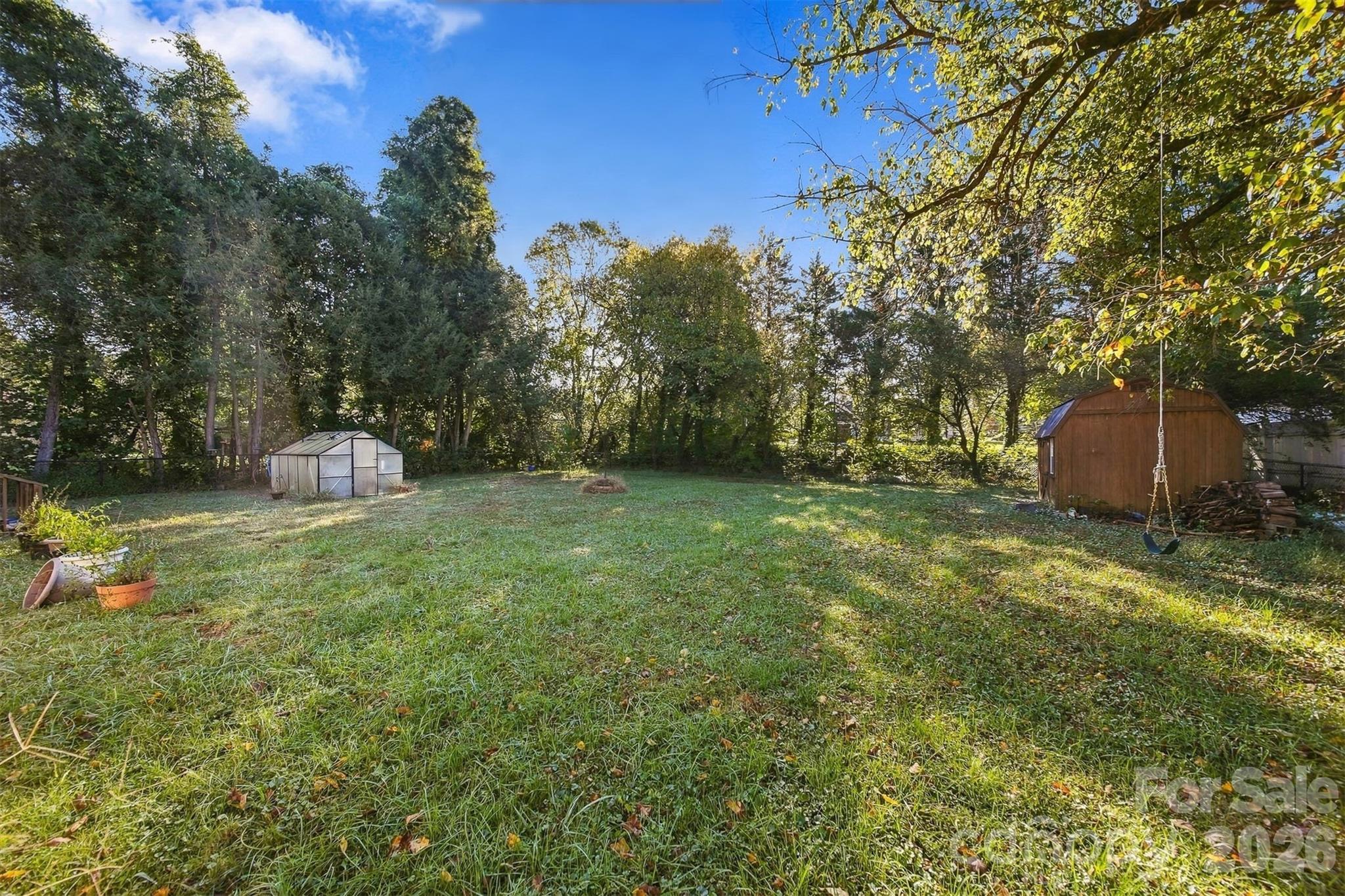 Single Family Residence at 640 Diamondhead Drive, Lenoir, photo 26 of 33