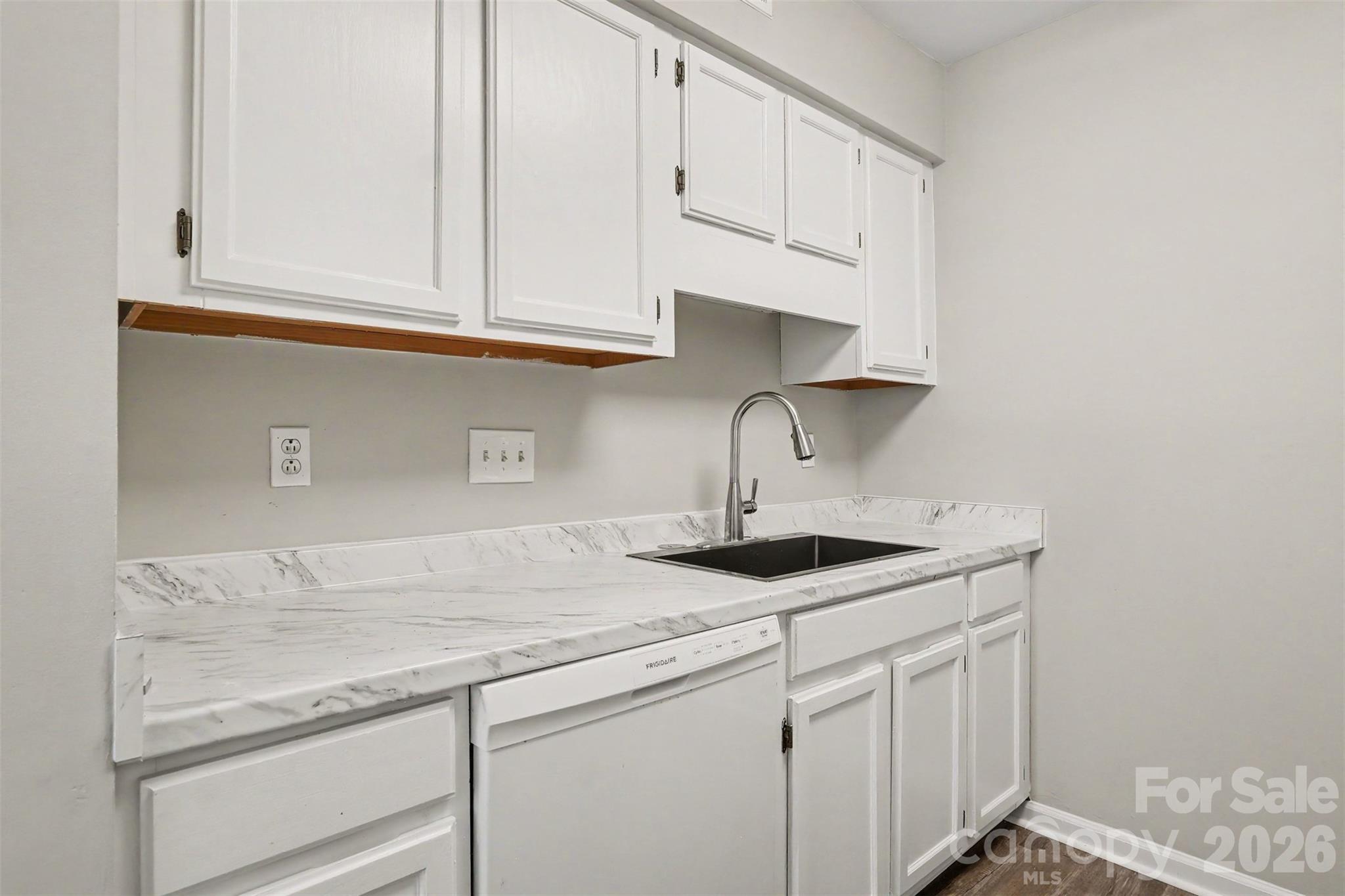 GREAT COUNTER SPACE AND CABINETS - 3201 Heathstead Place, Charlotte