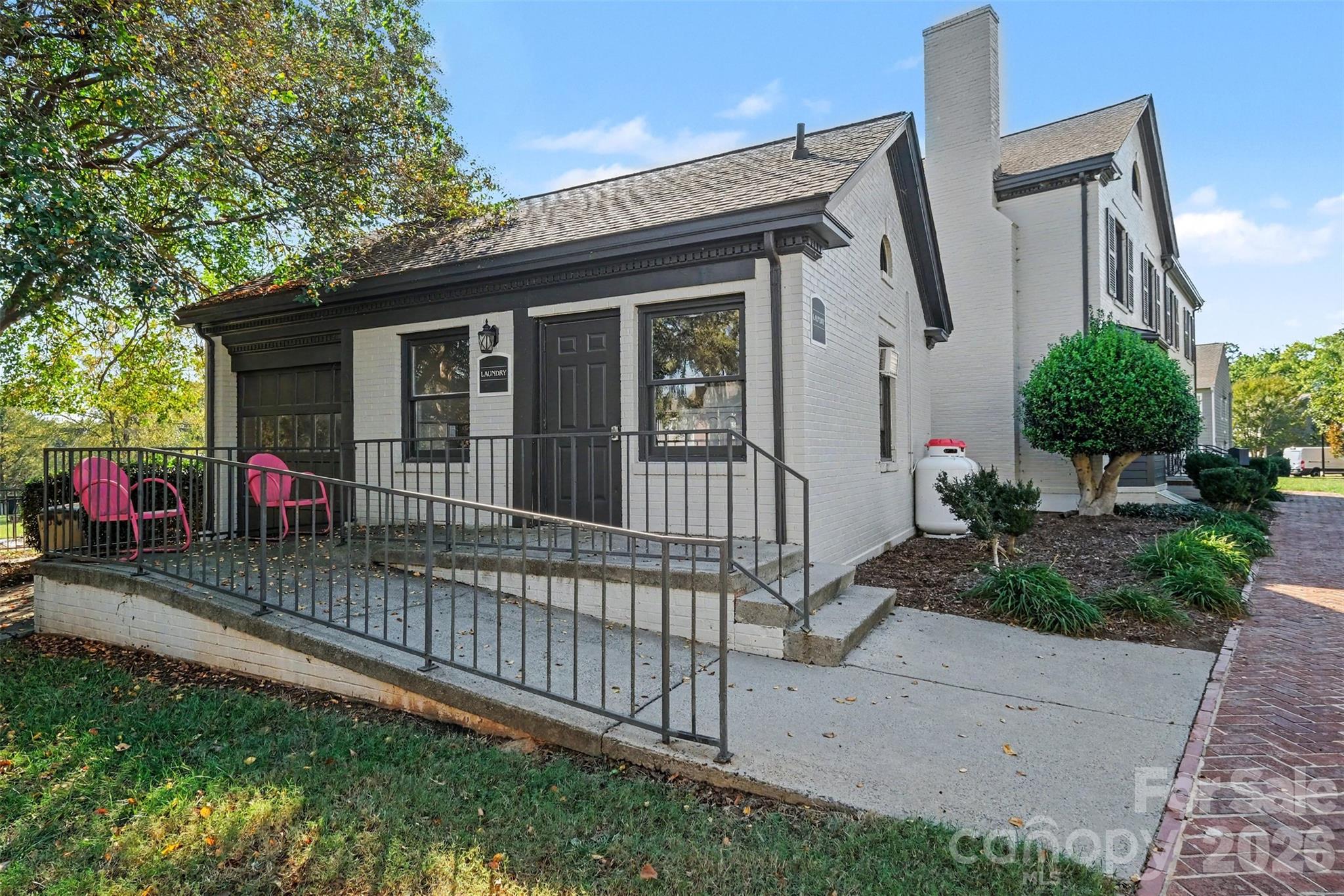 SECURE AND WELL KEPT LAUNRY FACILITY - 3201 Heathstead Place, Charlotte
