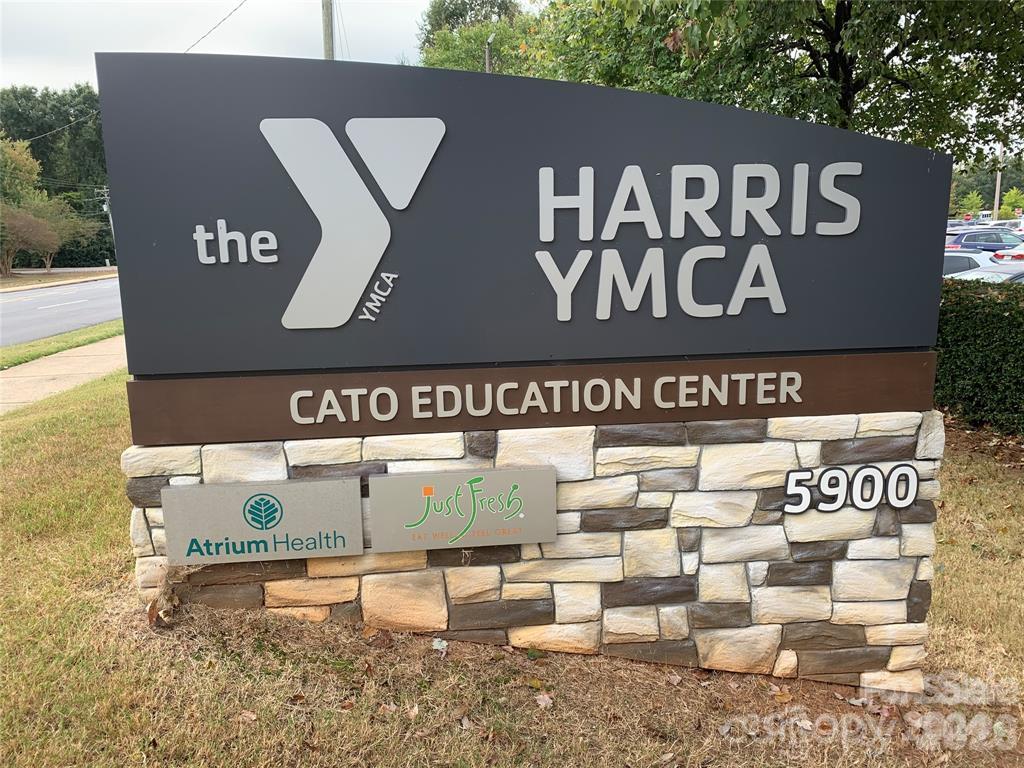 WALK TO THE HARRIS Y AND HAS AN OUTISDE TRACK ALSO - 3201 Heathstead Place, Charlotte
