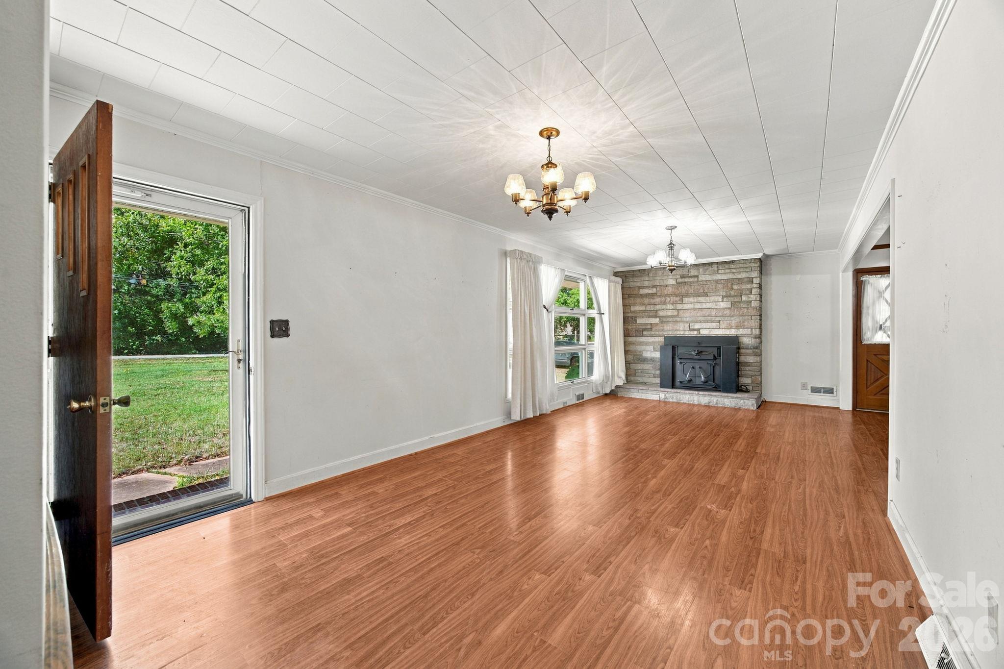 Living room - 816 Central Avenue, Locust