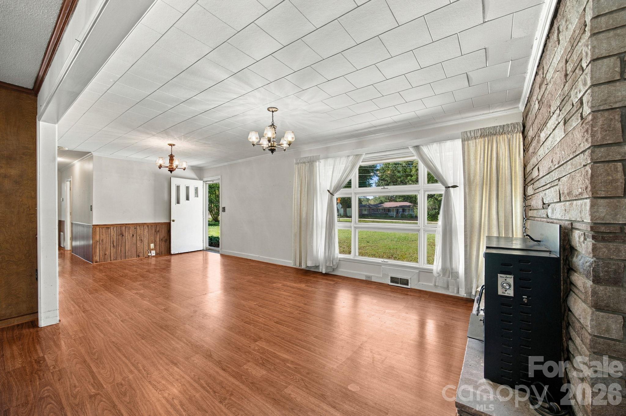 Living room - 816 Central Avenue, Locust