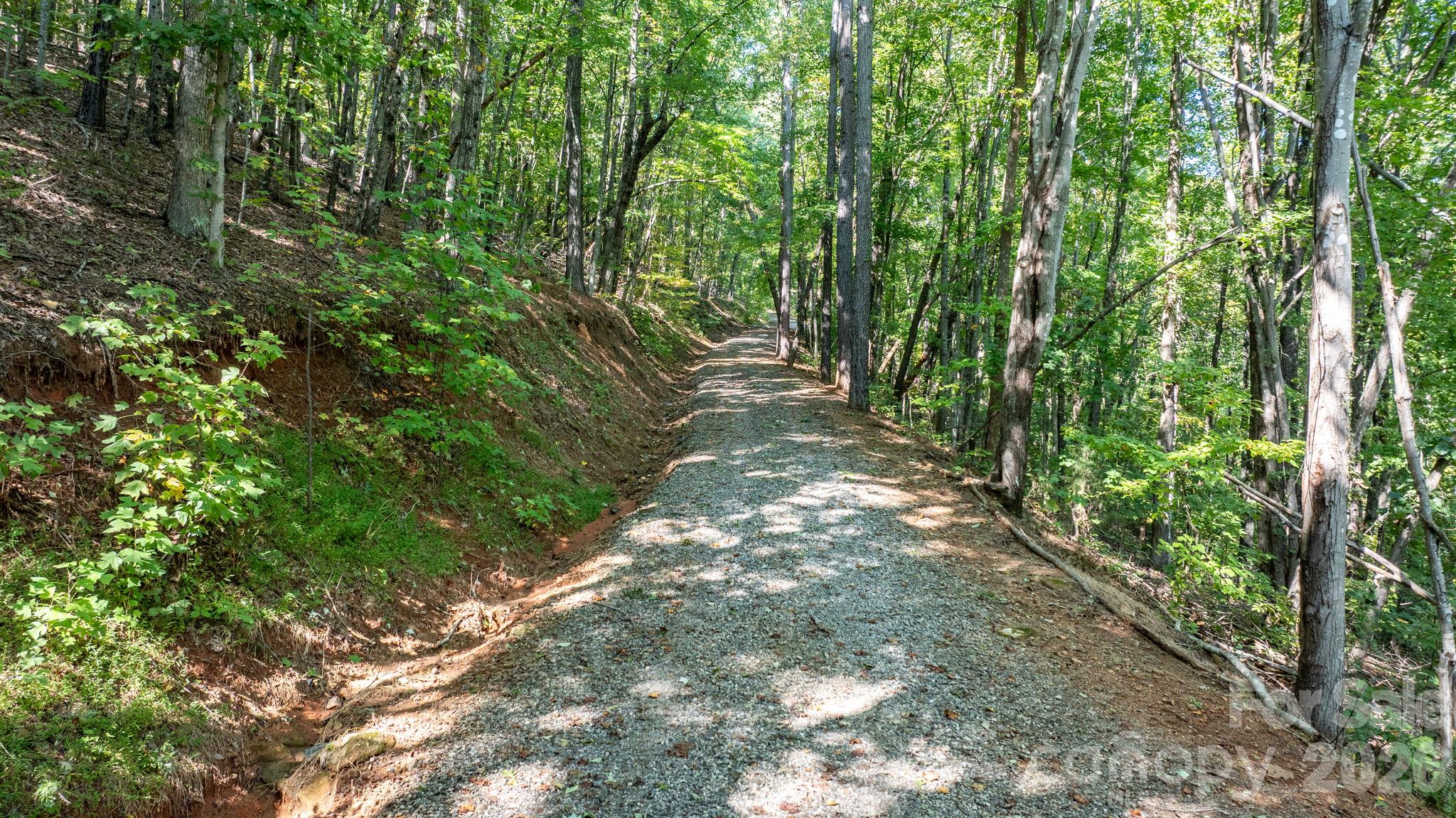 ATV road to enjoy nature - 3353 Rock Creek Road, Morganton