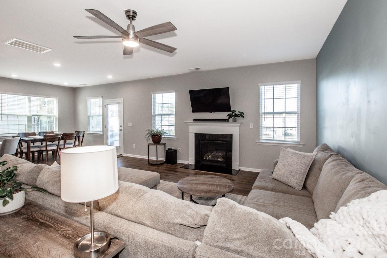 Spacious Great Room - 1944 Lowland Shade Court, Maiden
