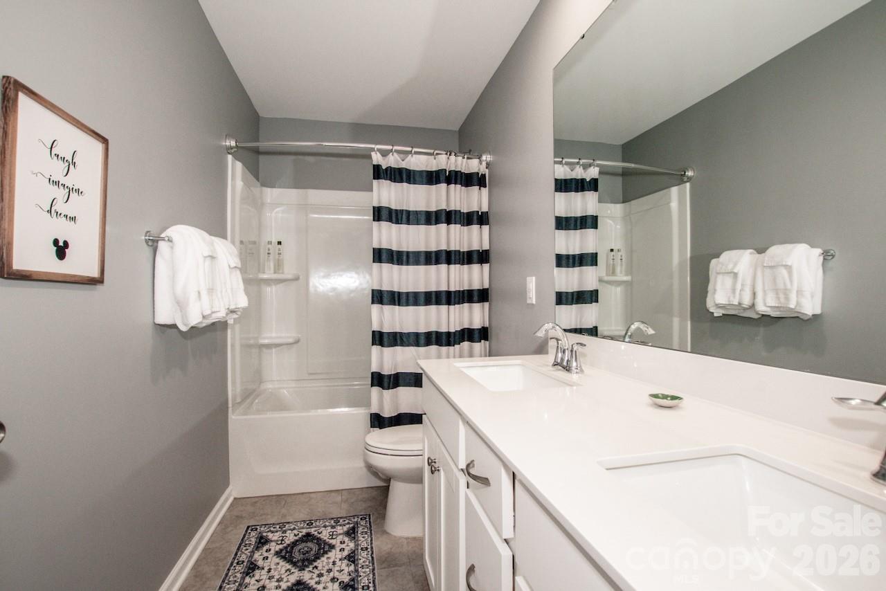 Full Bath in Upstairs Hall - 1944 Lowland Shade Court, Maiden