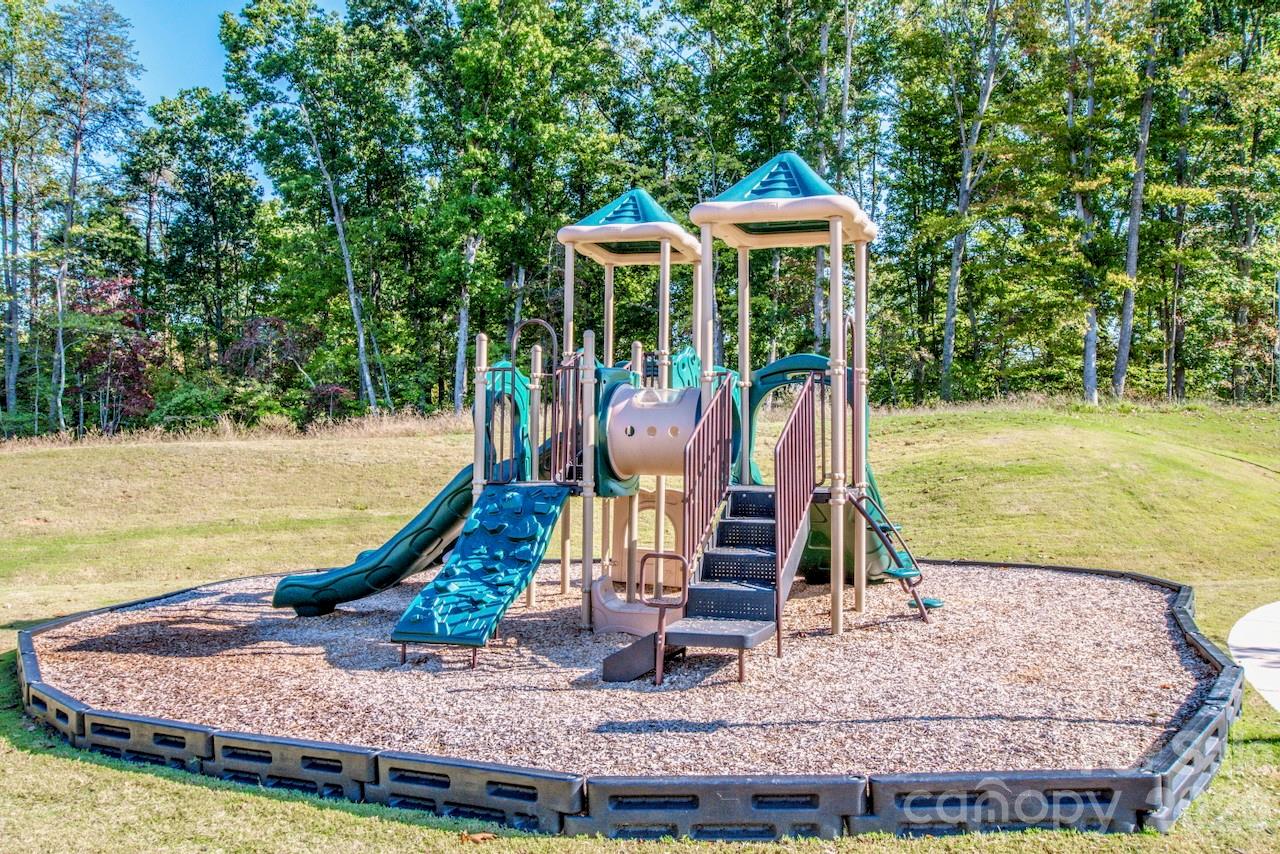 Nice size Playground for more outdoor fun! - 1944 Lowland Shade Court, Maiden