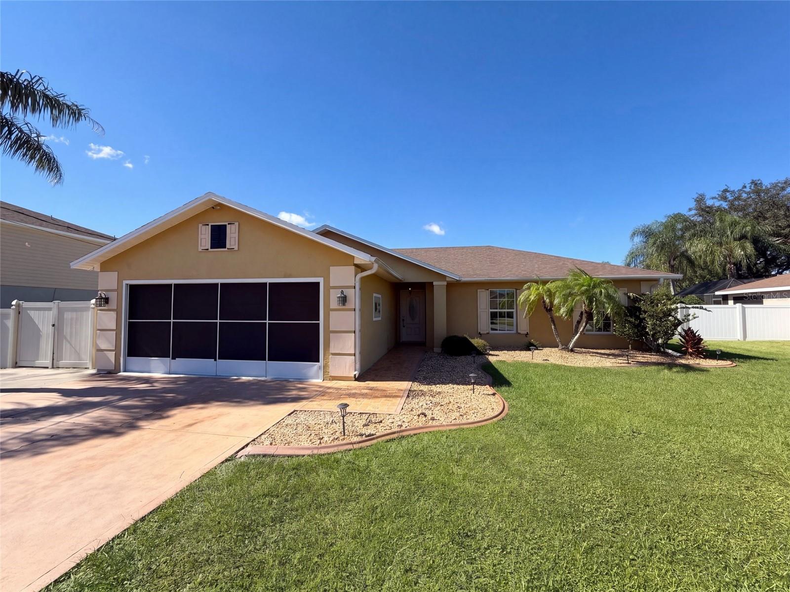 22 FIRETHORN LN