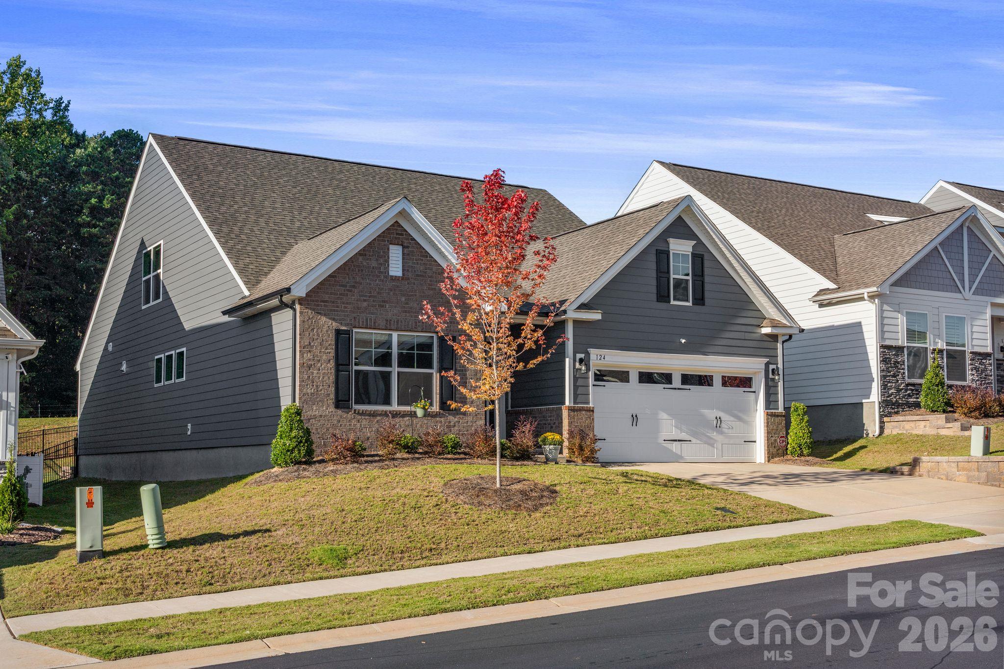 Single Family Residence at 124 Prestwick Way, Mooresville, photo 2 of 40