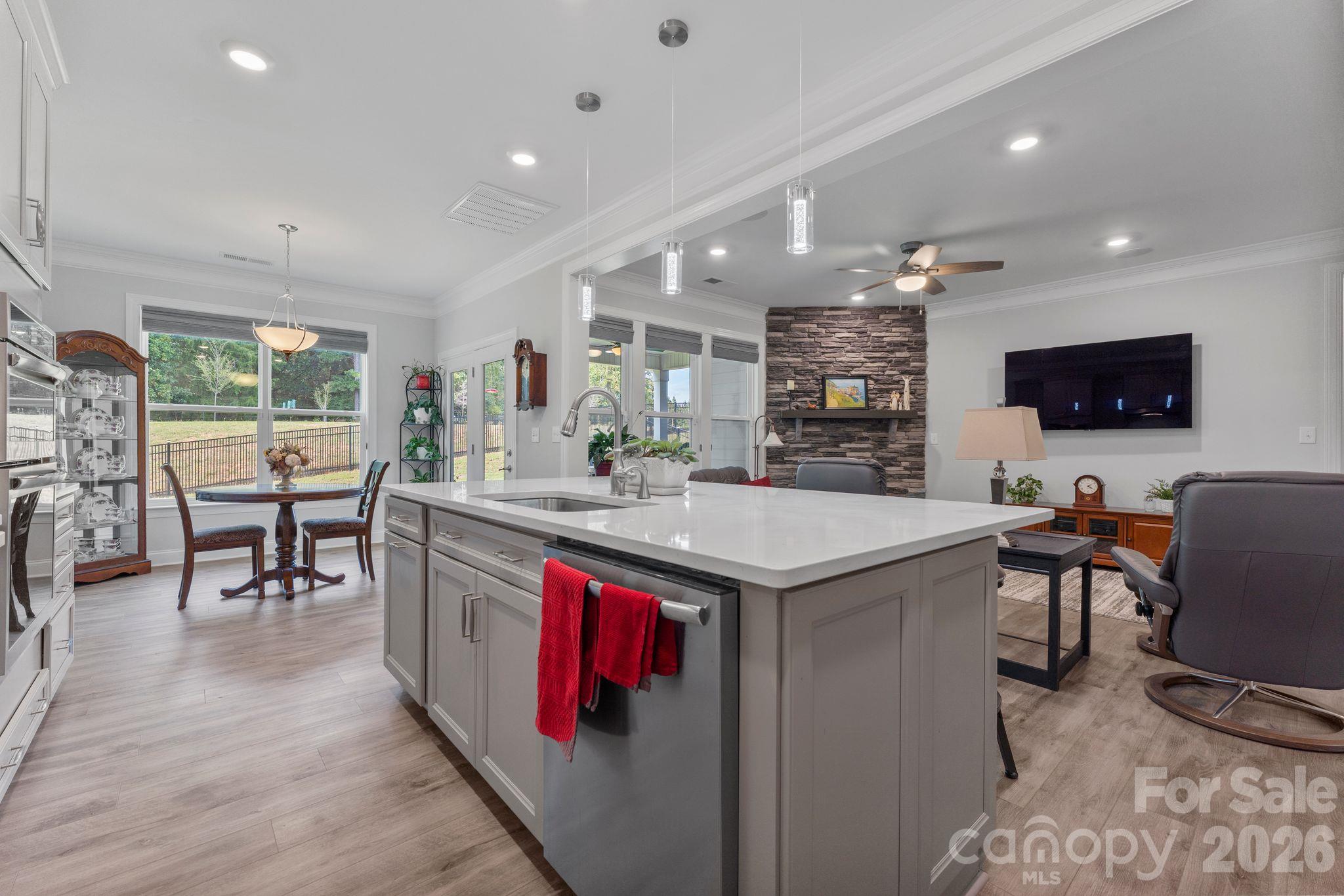 Single Family Residence at 124 Prestwick Way, Mooresville, photo 11 of 40