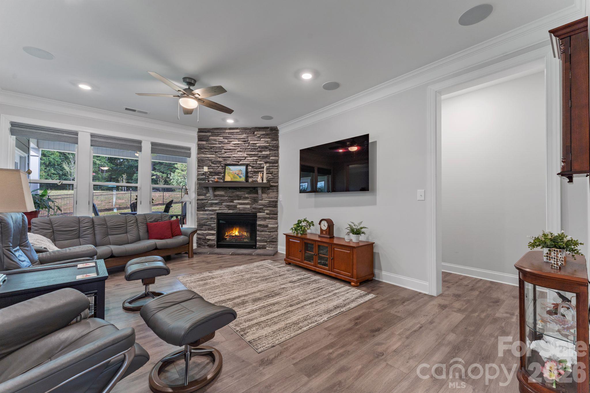 Single Family Residence at 124 Prestwick Way, Mooresville, photo 12 of 40