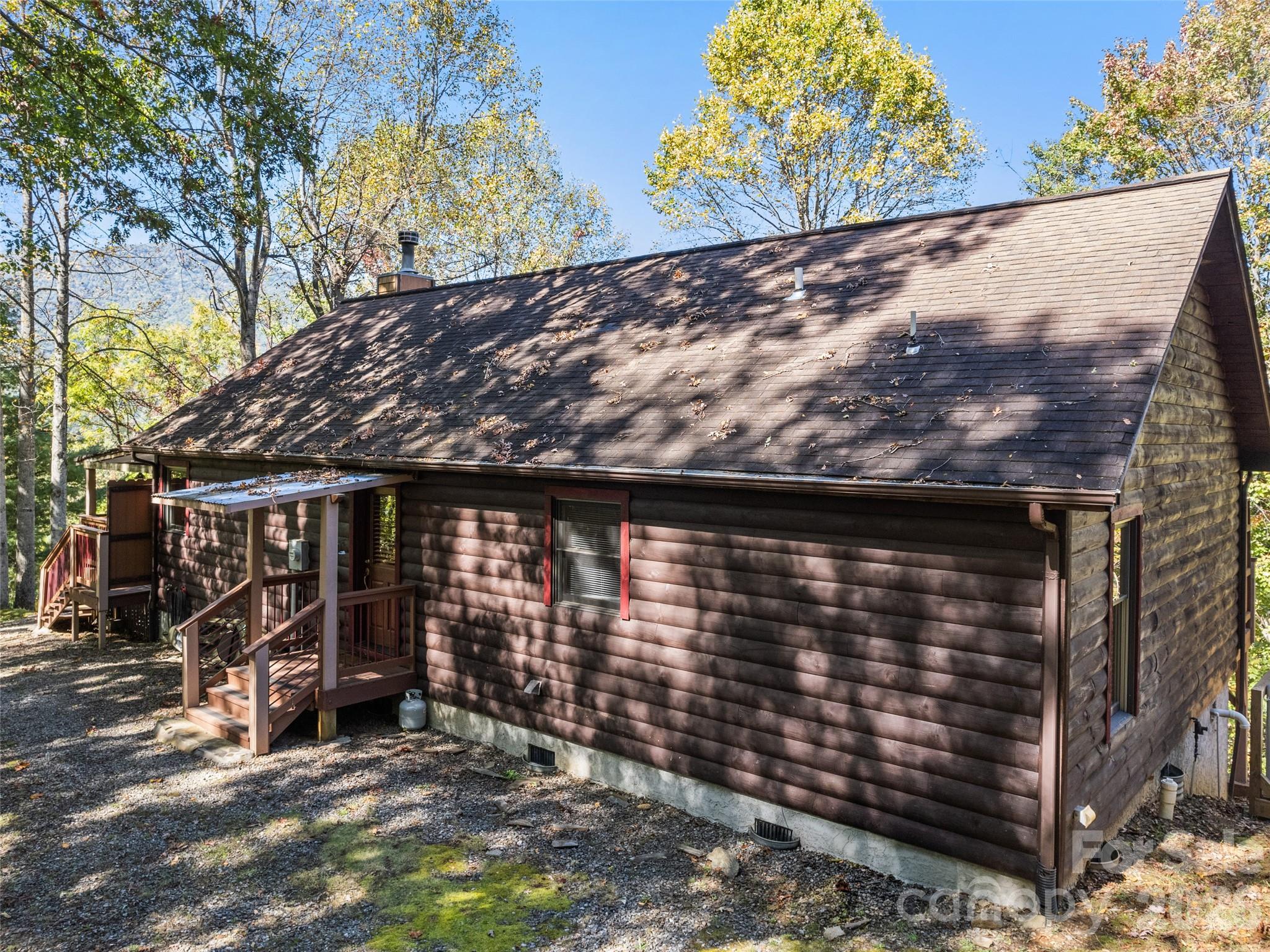 Single Family Residence at 612 Whispering Winds Road, Waynesville, photo 4 of 35