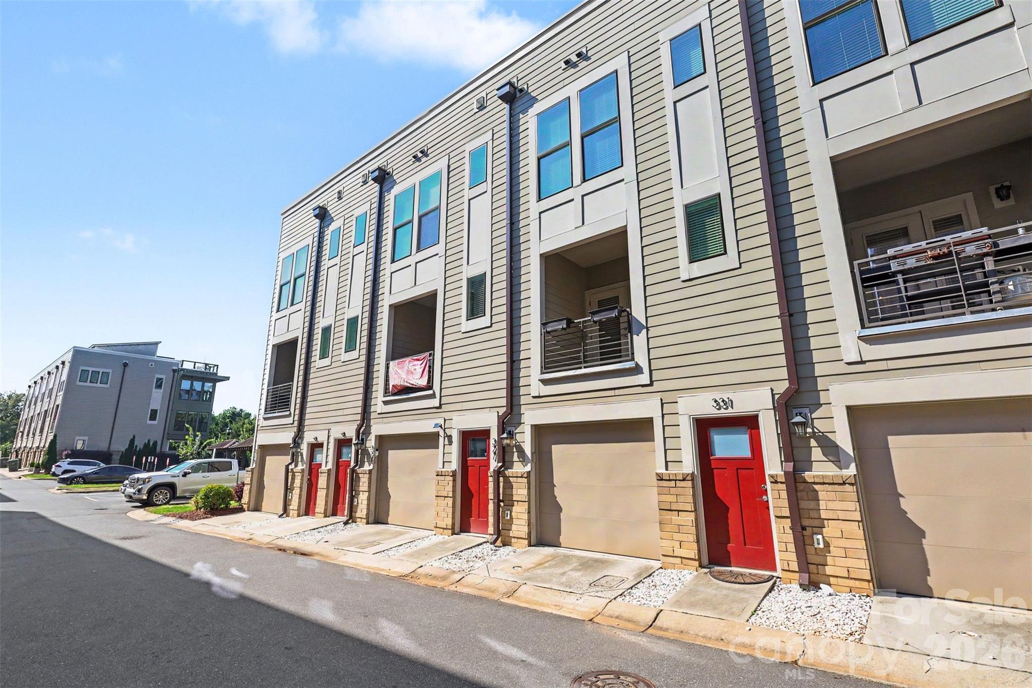 Townhouse at 327 Uptown West Drive, Charlotte, photo 31 of 33