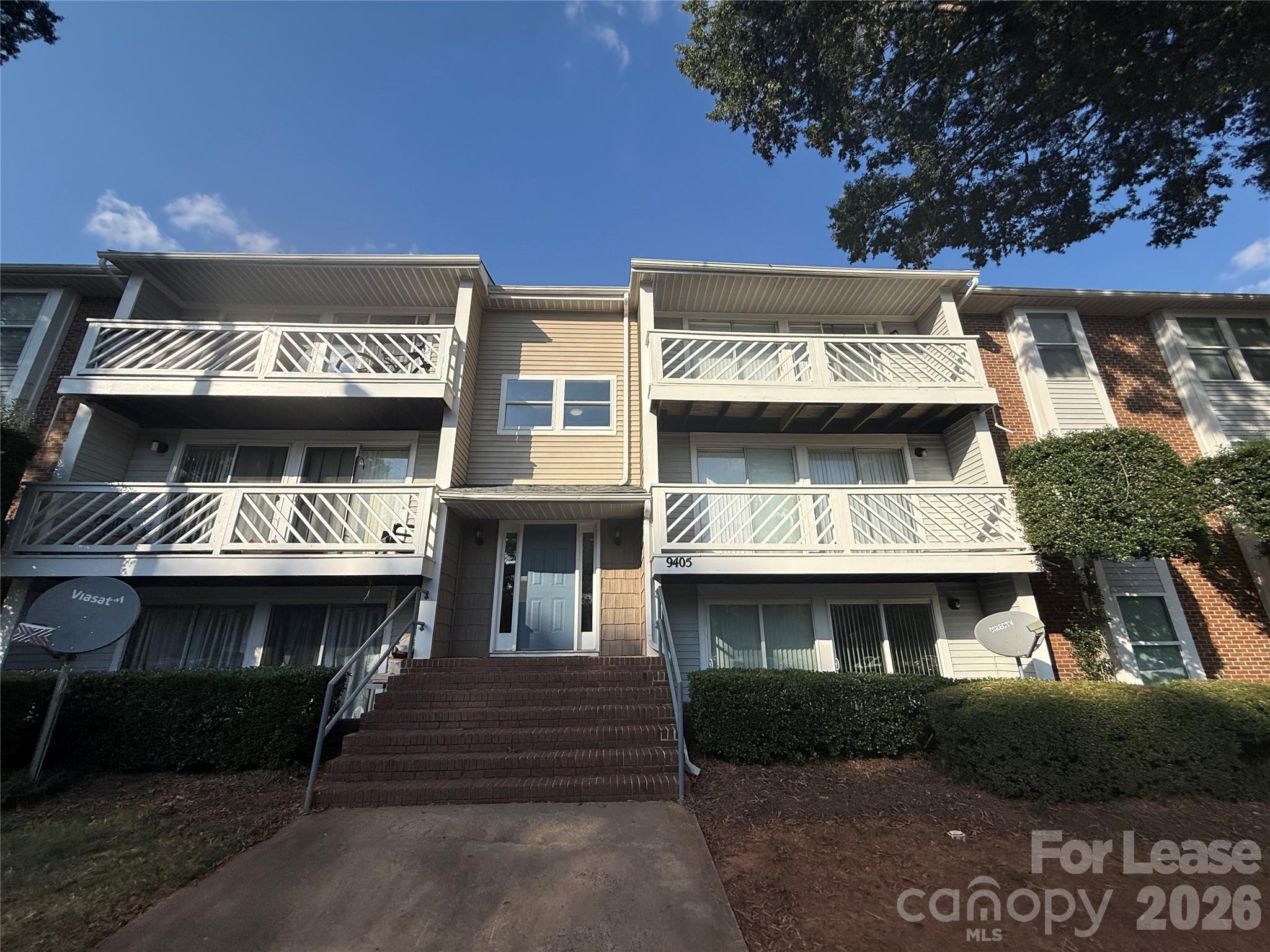 Condominium at 9405 Old Concord Road, Charlotte, photo 2 of 14