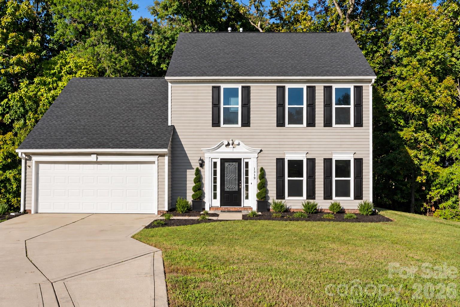 Single Family Residence at 1319 Red Tallen Court, Charlotte, photo 2 of 33