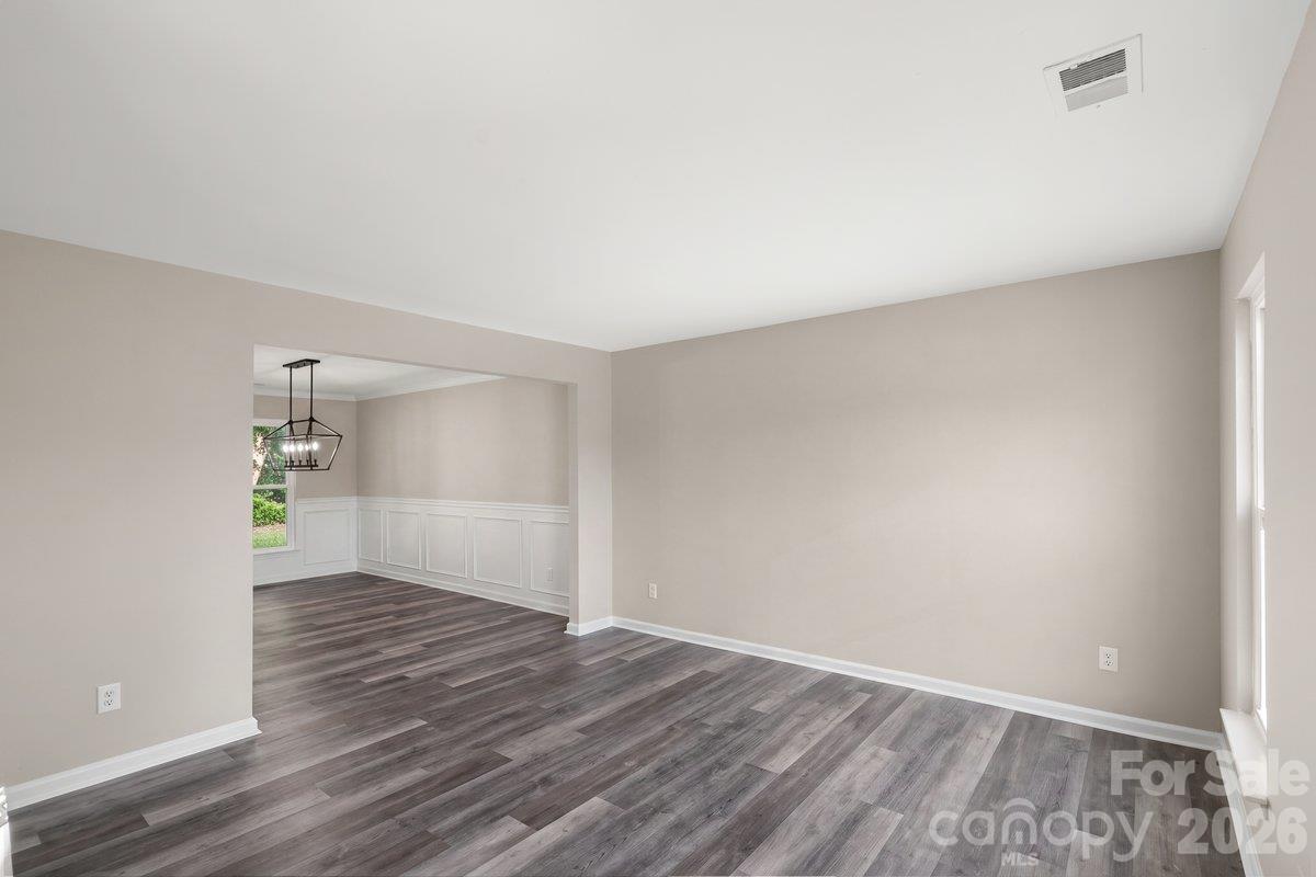 Single Family Residence at 1319 Red Tallen Court, Charlotte, photo 9 of 33