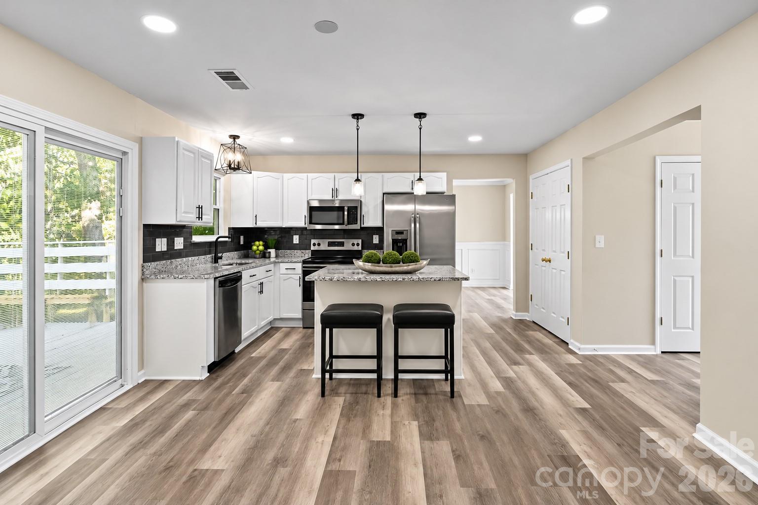 Single Family Residence at 1319 Red Tallen Court, Charlotte, photo 14 of 33