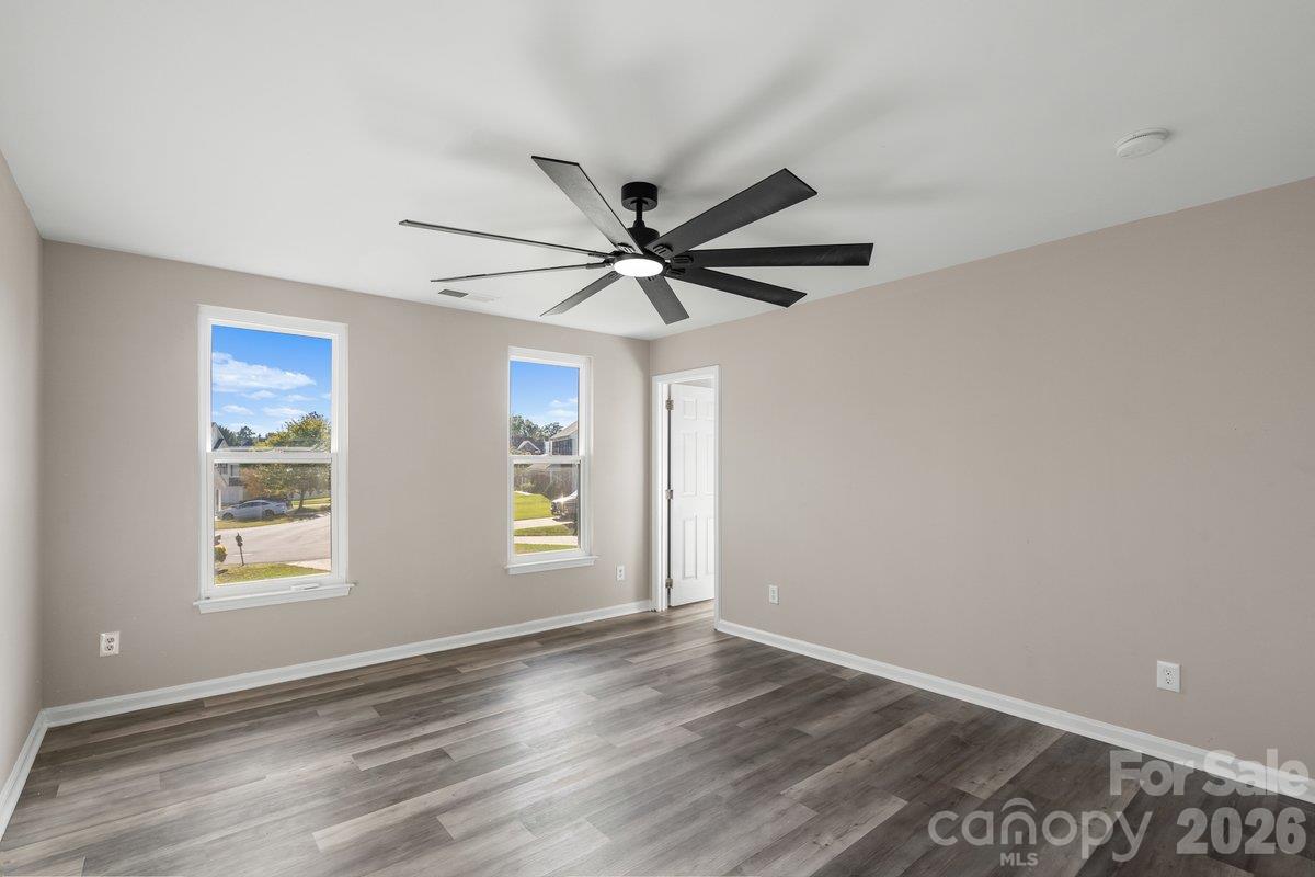 Single Family Residence at 1319 Red Tallen Court, Charlotte, photo 22 of 33
