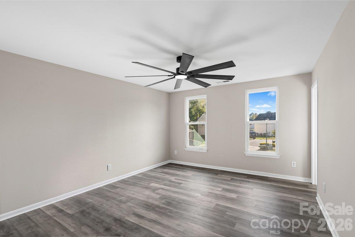 Single Family Residence at 1319 Red Tallen Court, Charlotte, photo 23 of 33