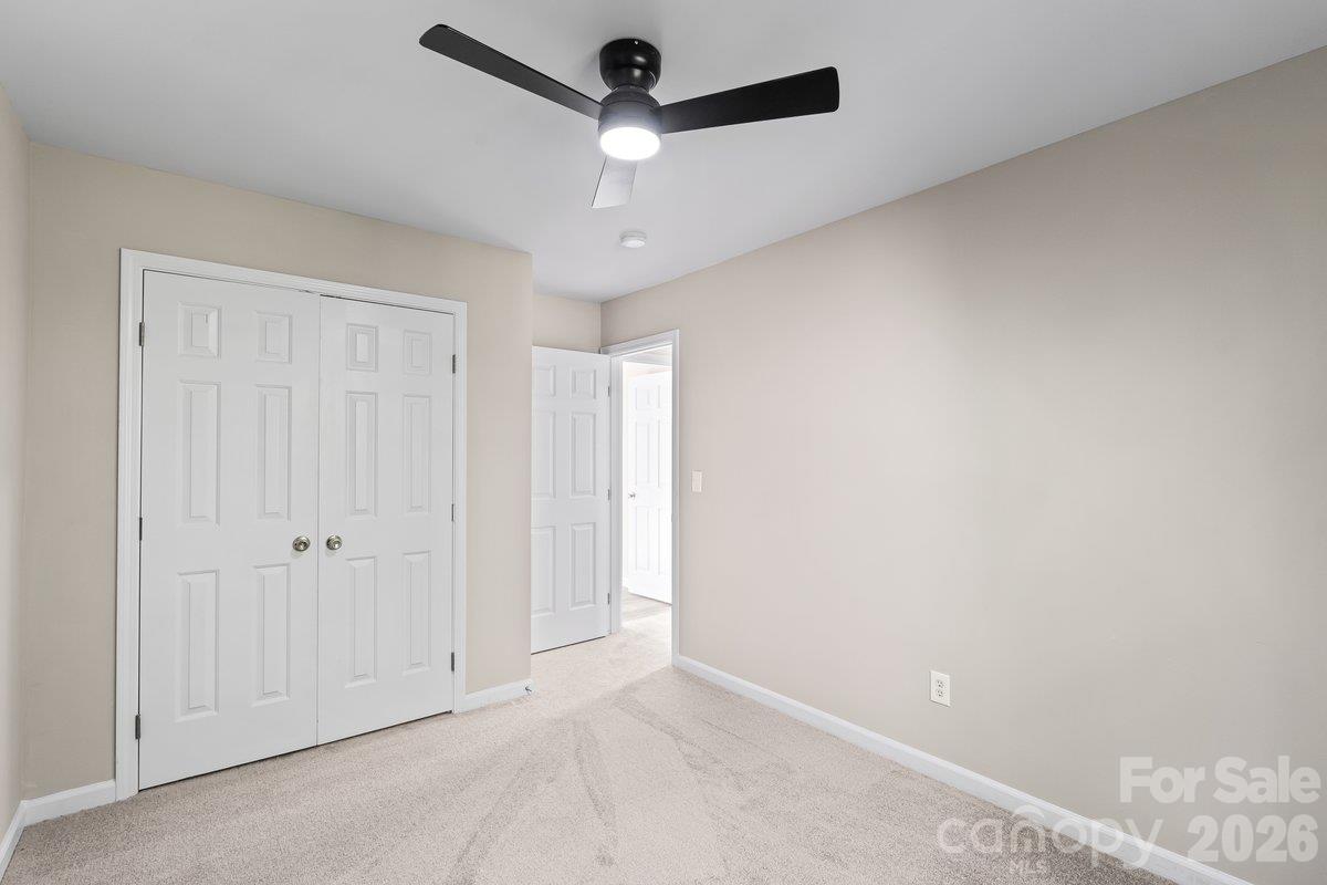 Single Family Residence at 1319 Red Tallen Court, Charlotte, photo 30 of 33