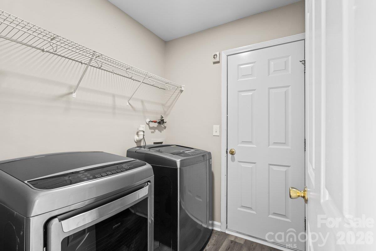 Single Family Residence at 1319 Red Tallen Court, Charlotte, photo 31 of 33