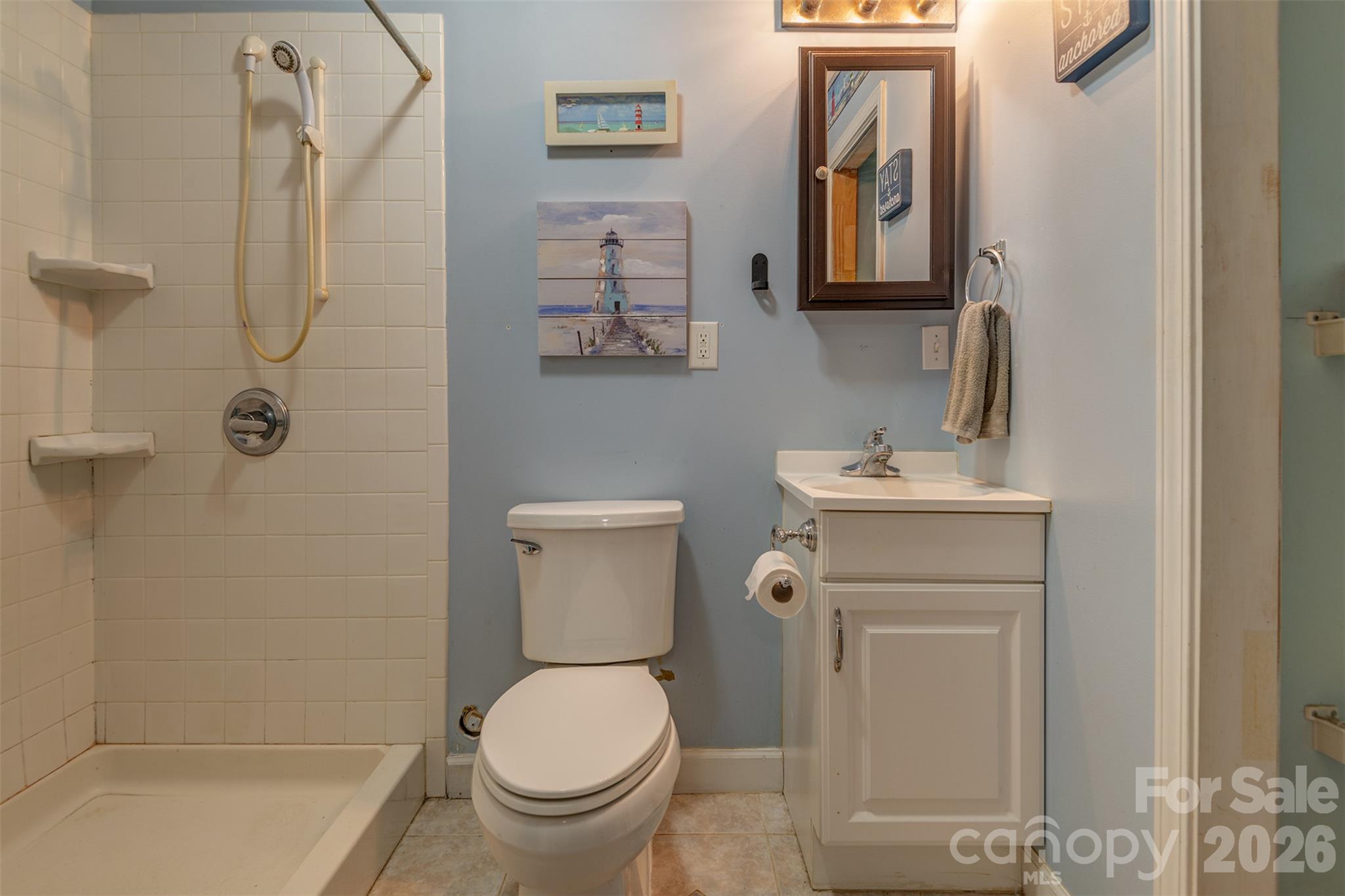 Apartment - Bathroom - 265 Flat Creek Church Road, Weaverville