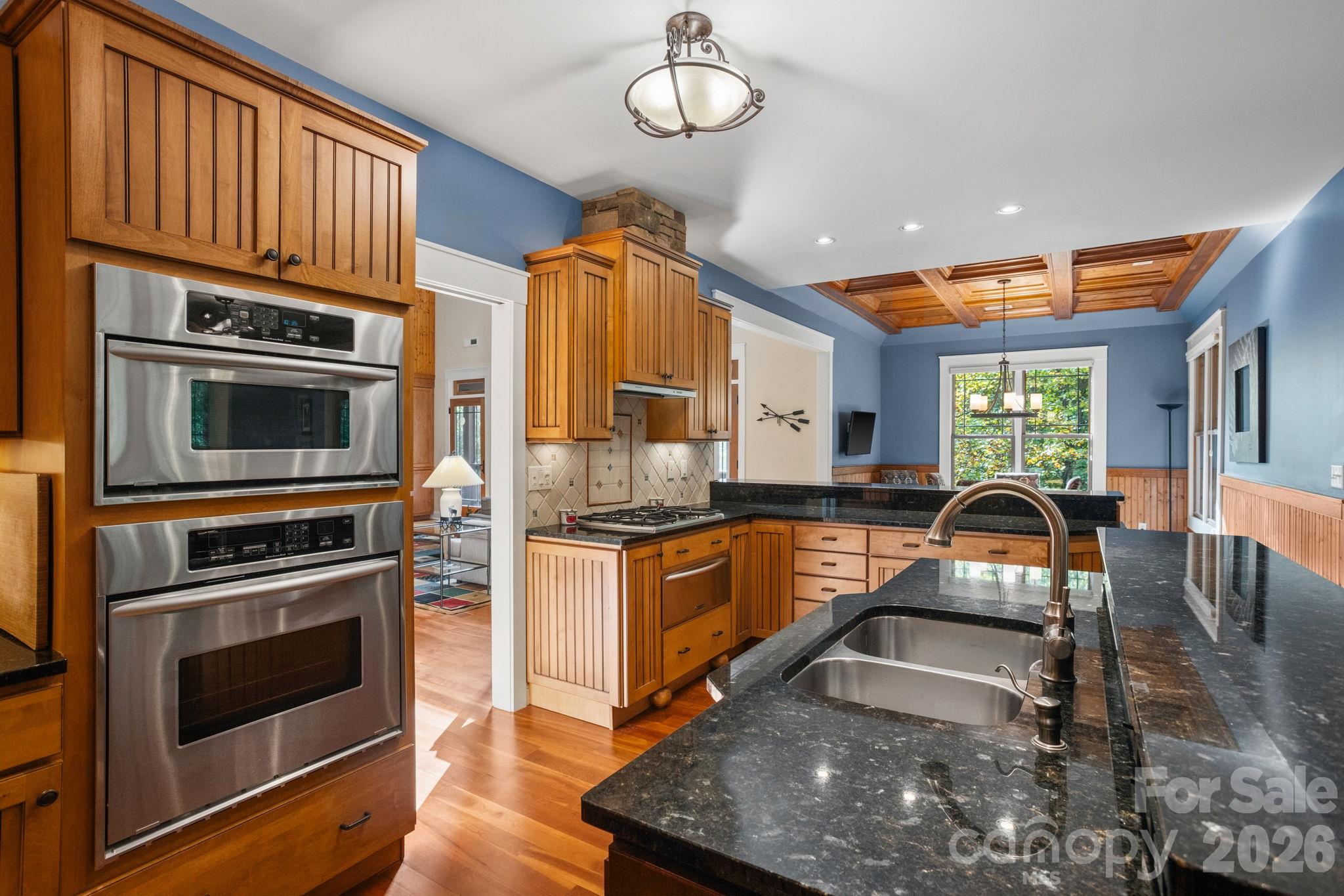 Single Family Residence at 123 Pinnacle Peak Lane, Flat Rock, photo 11 of 48