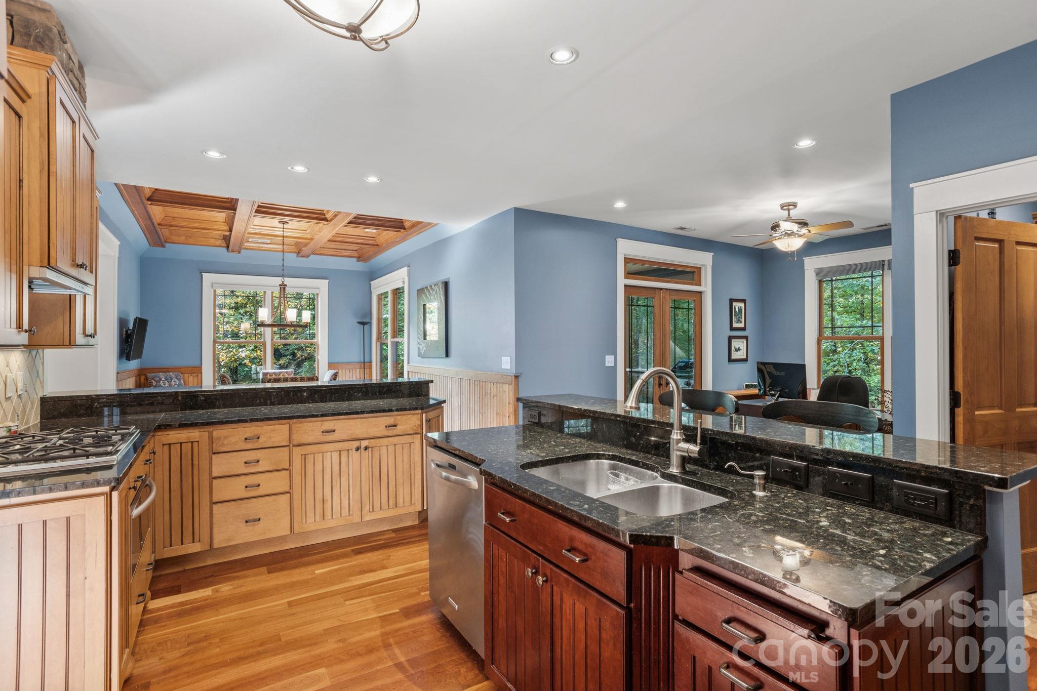 Single Family Residence at 123 Pinnacle Peak Lane, Flat Rock, photo 12 of 48
