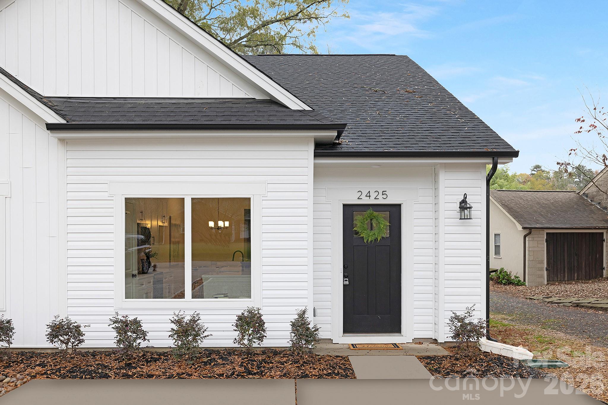 Townhouse at 2421 Toddville Road, Charlotte, photo 3 of 25