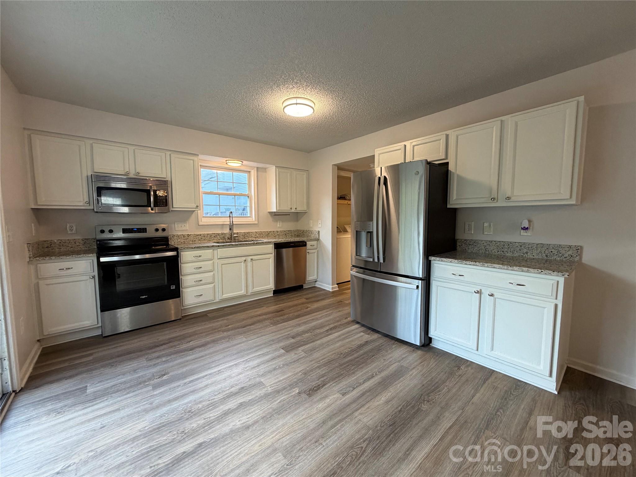Single Family Residence at 4217 Toccopola Street, Raleigh, photo 11 of 29