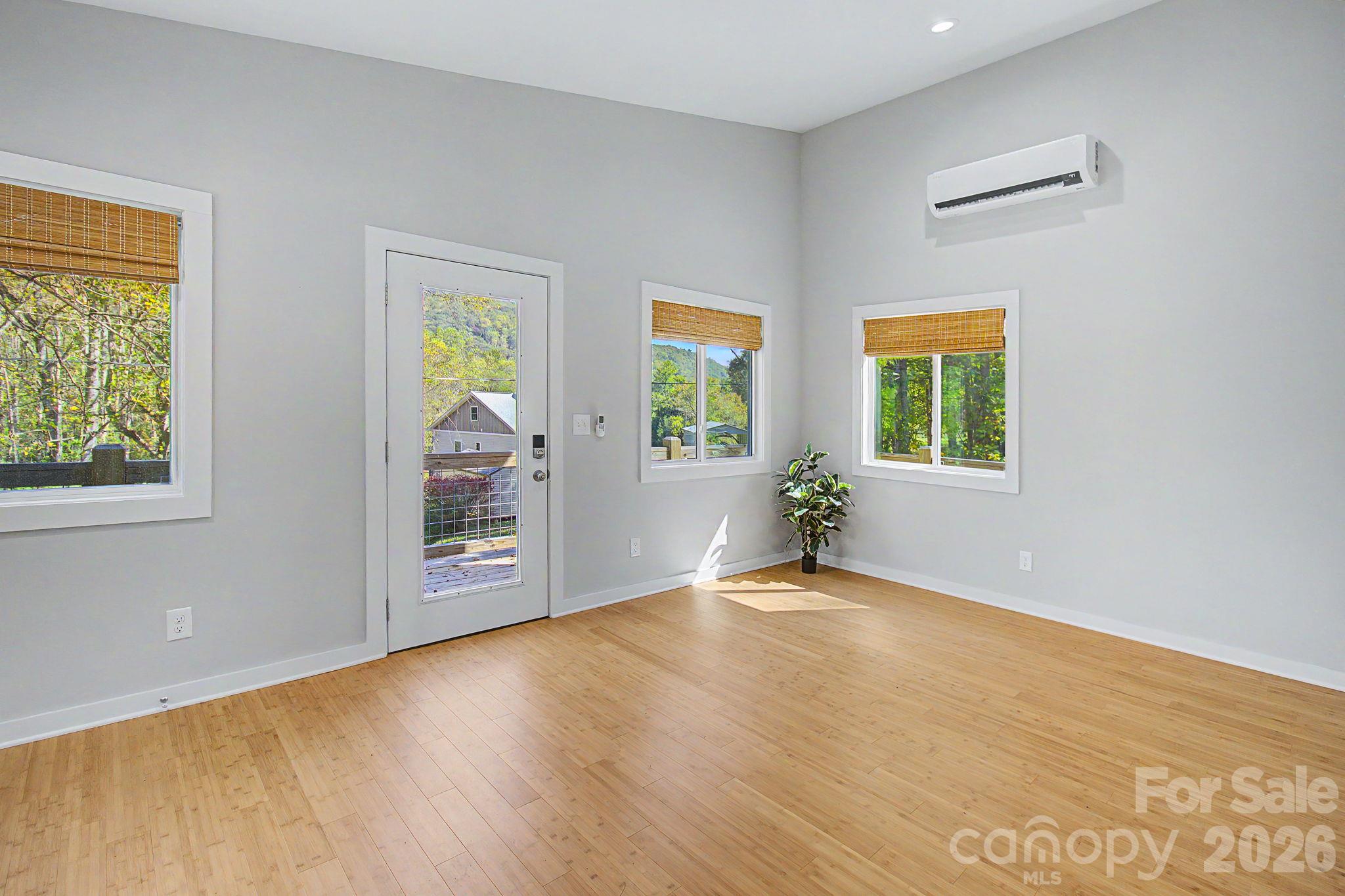 Single Family Residence at 105 Escape Drive, Asheville, photo 6 of 43