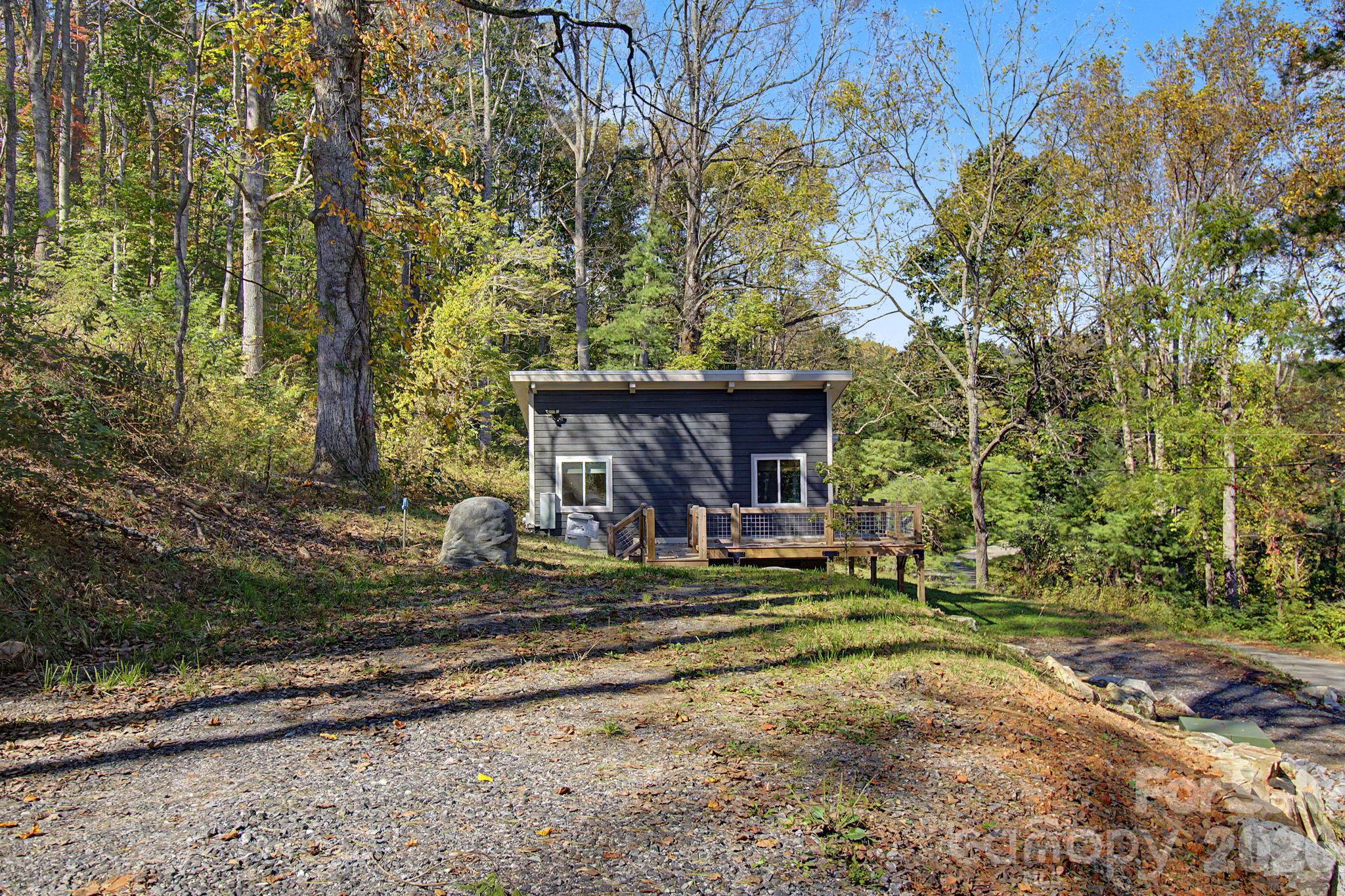 Single Family Residence at 105 Escape Drive, Asheville, photo 36 of 43