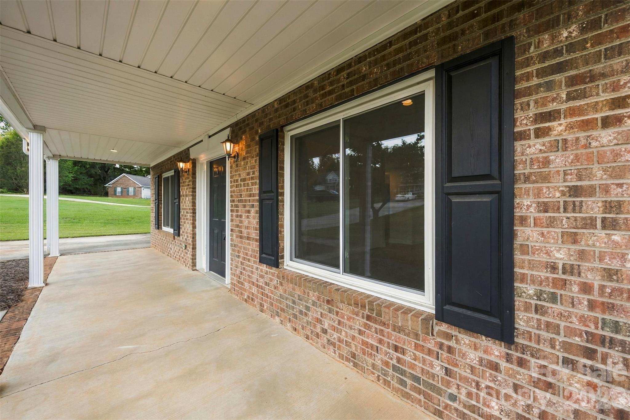 Single Family Residence at 2984 Daffodil Court, Gastonia, photo 4 of 34
