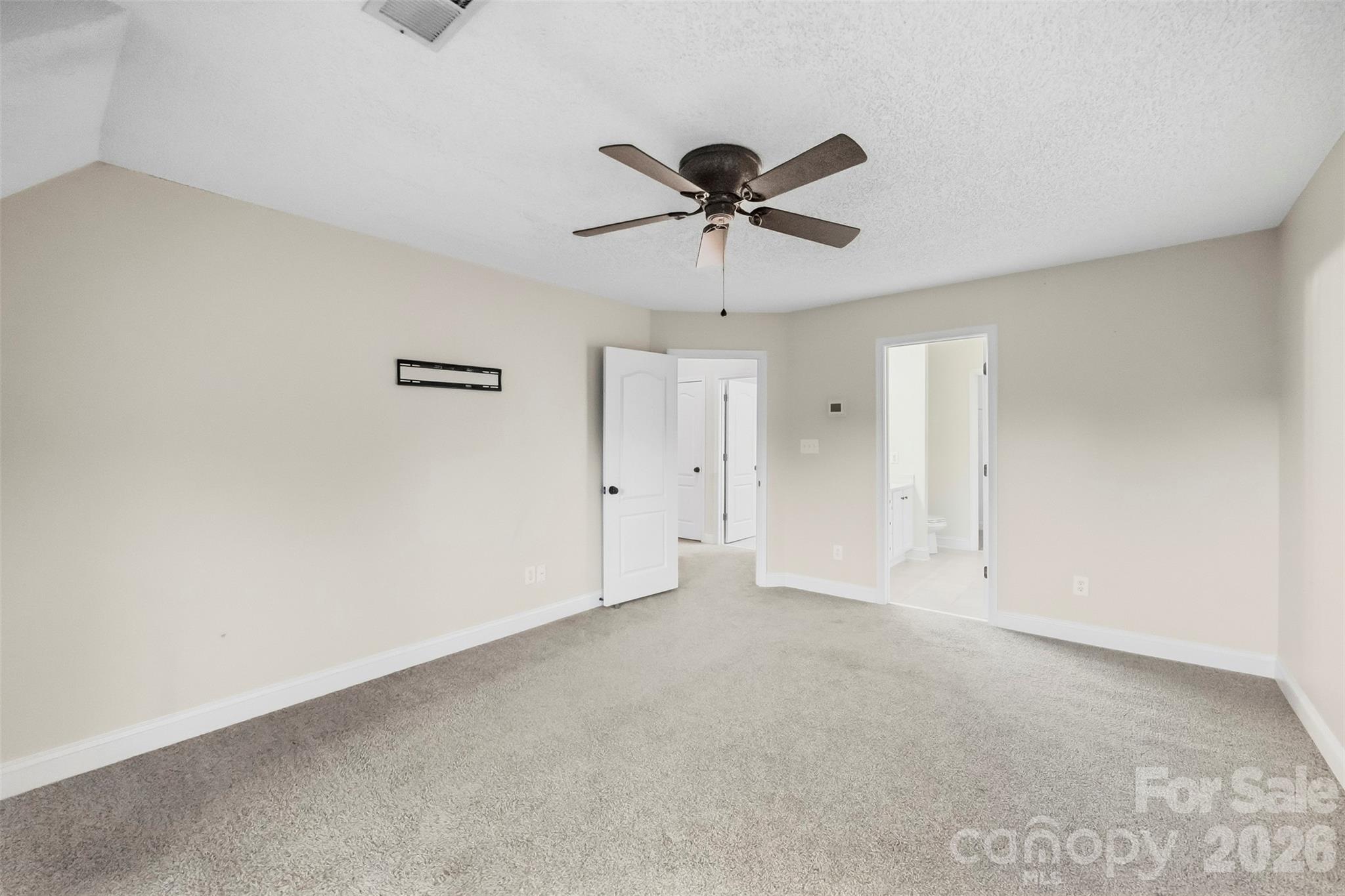 Single Family Residence at 2984 Daffodil Court, Gastonia, photo 18 of 34