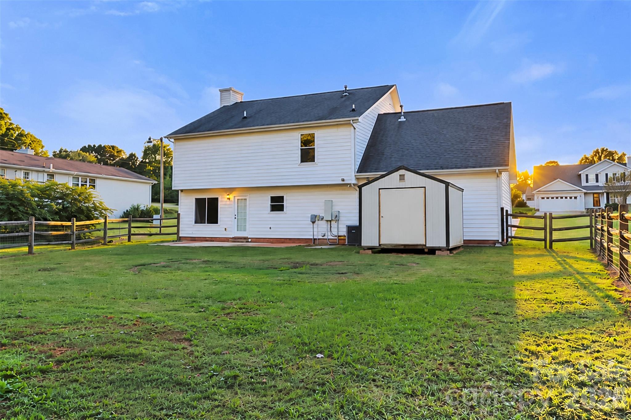 Storage shed to convey - 2984 Daffodil Court, Gastonia