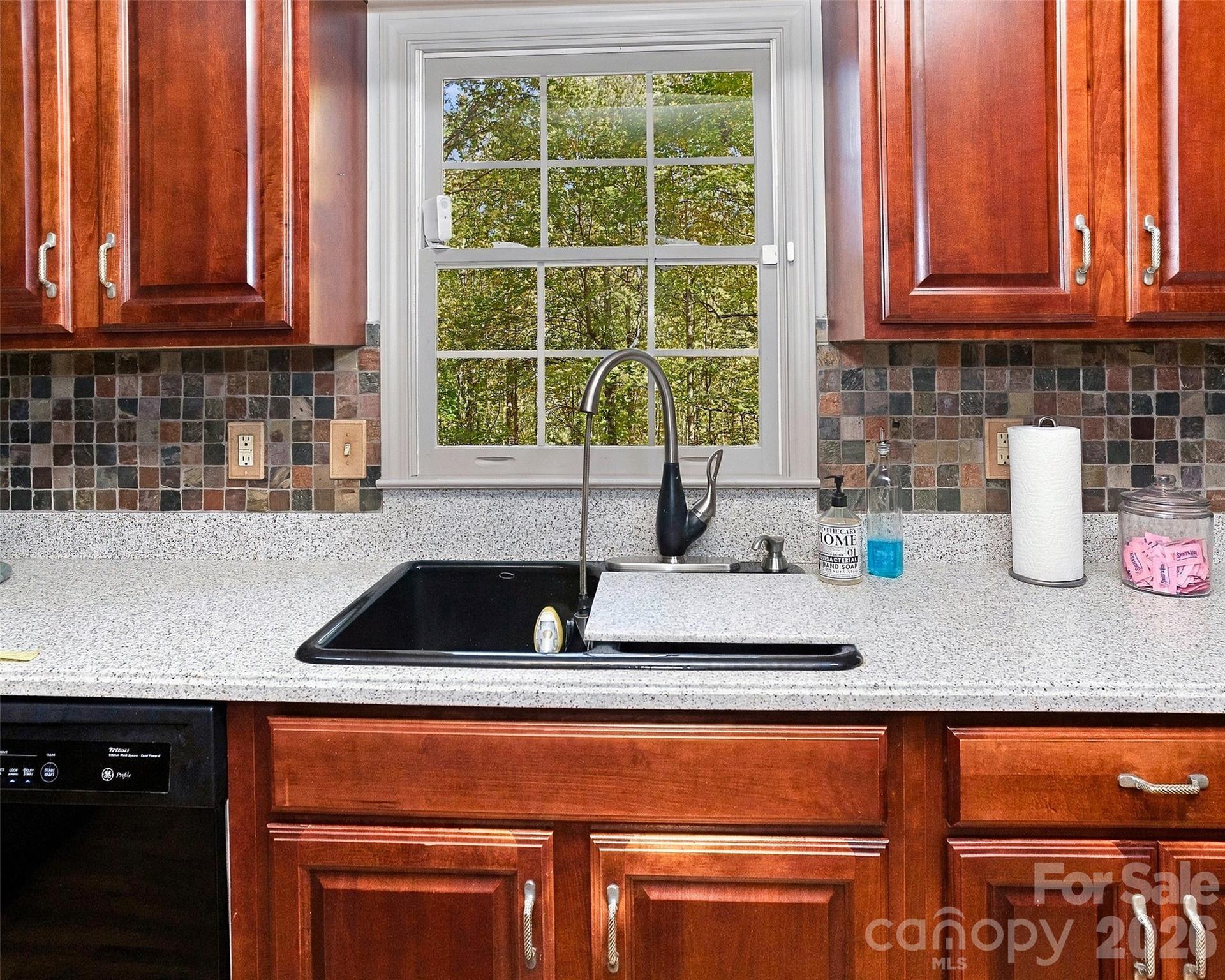 Single Family Residence at 237 Woodys Drive, Hendersonville, photo 18 of 48