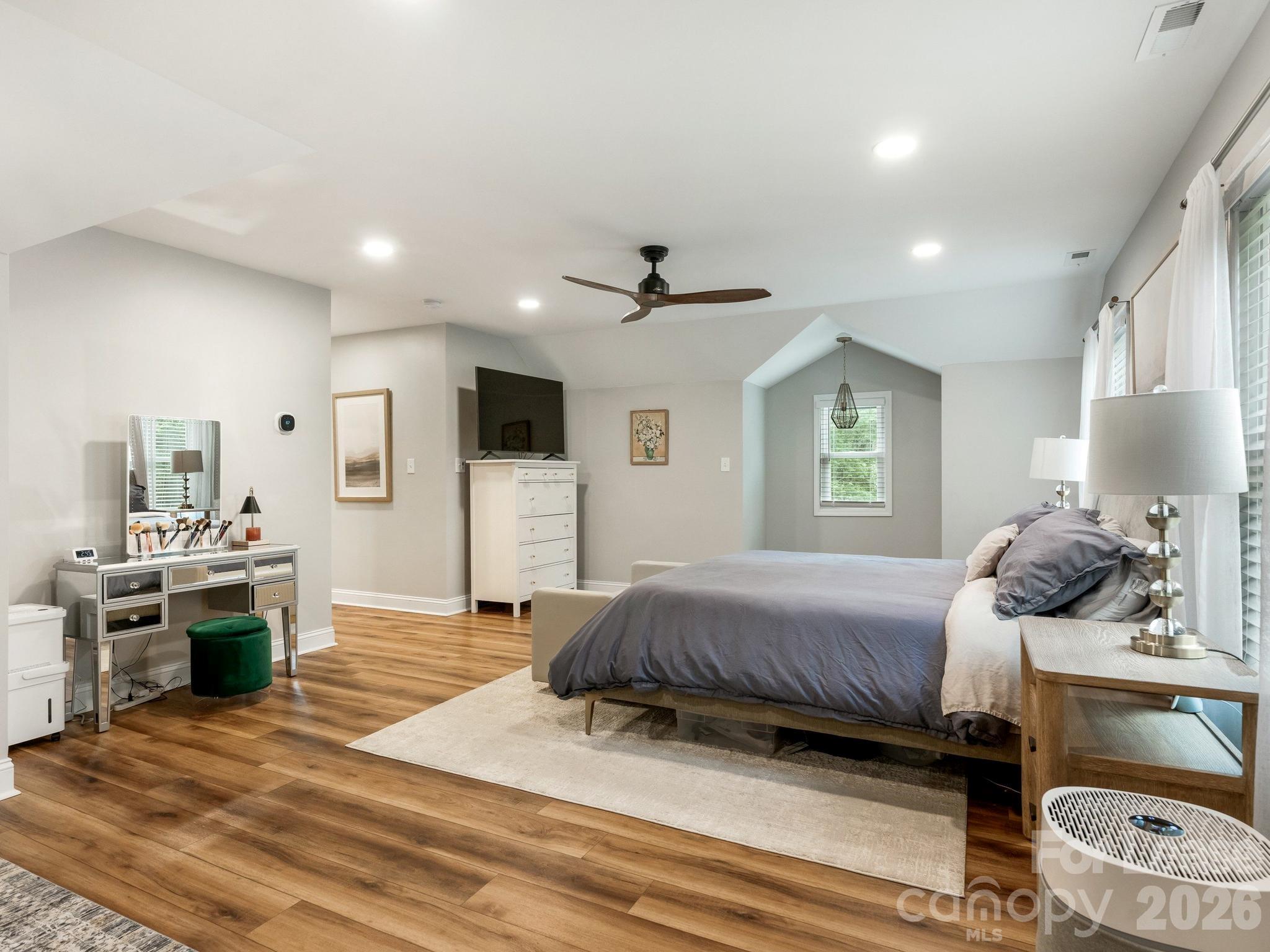 Single Family Residence at 6801 Rollingridge Drive, Charlotte, photo 19 of 32