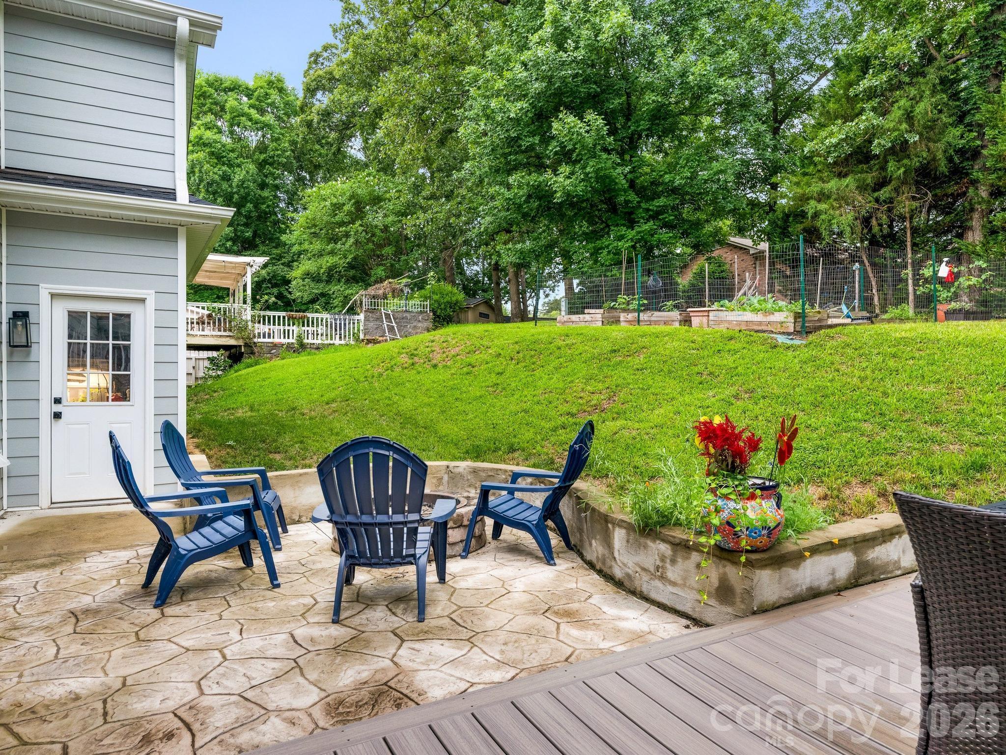 Single Family Residence at 6801 Rollingridge Drive, Charlotte, photo 29 of 32