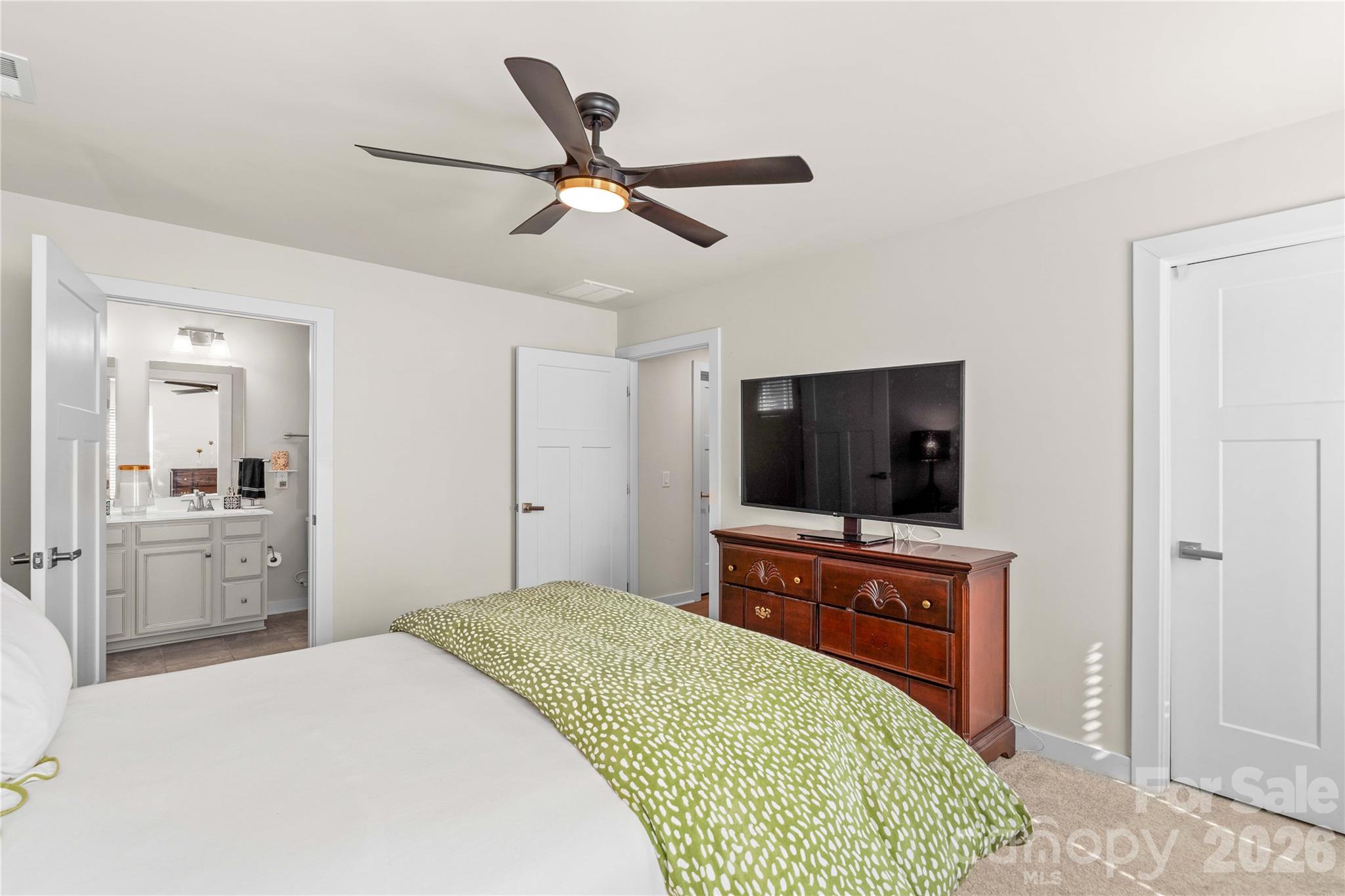 Single Family Residence at 4208 Jones Creek Lane, Charlotte, photo 20 of 41