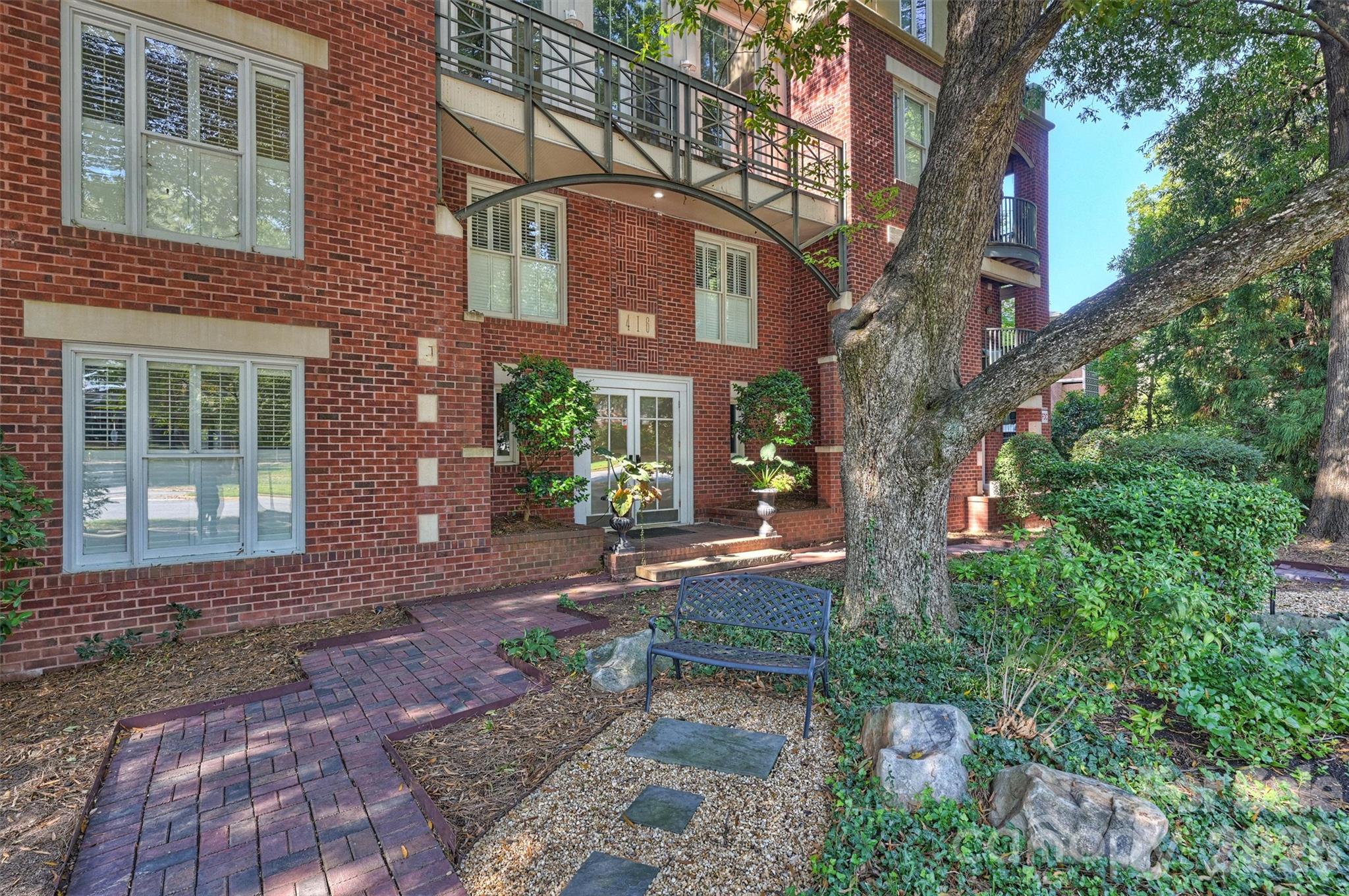 Condominium at 416 Queens Road, Charlotte, photo 2 of 29
