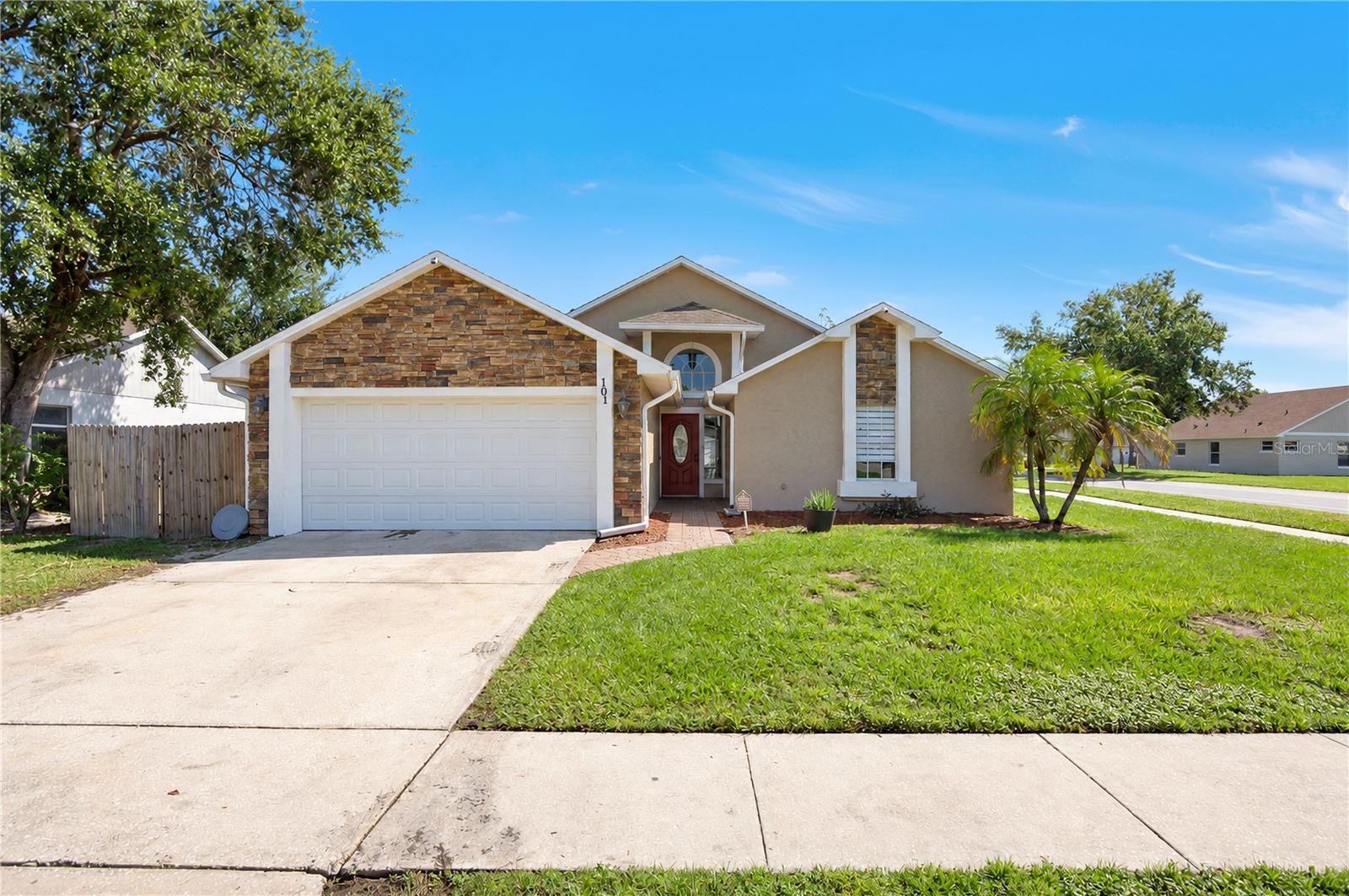 101 N ABERDEEN CIR