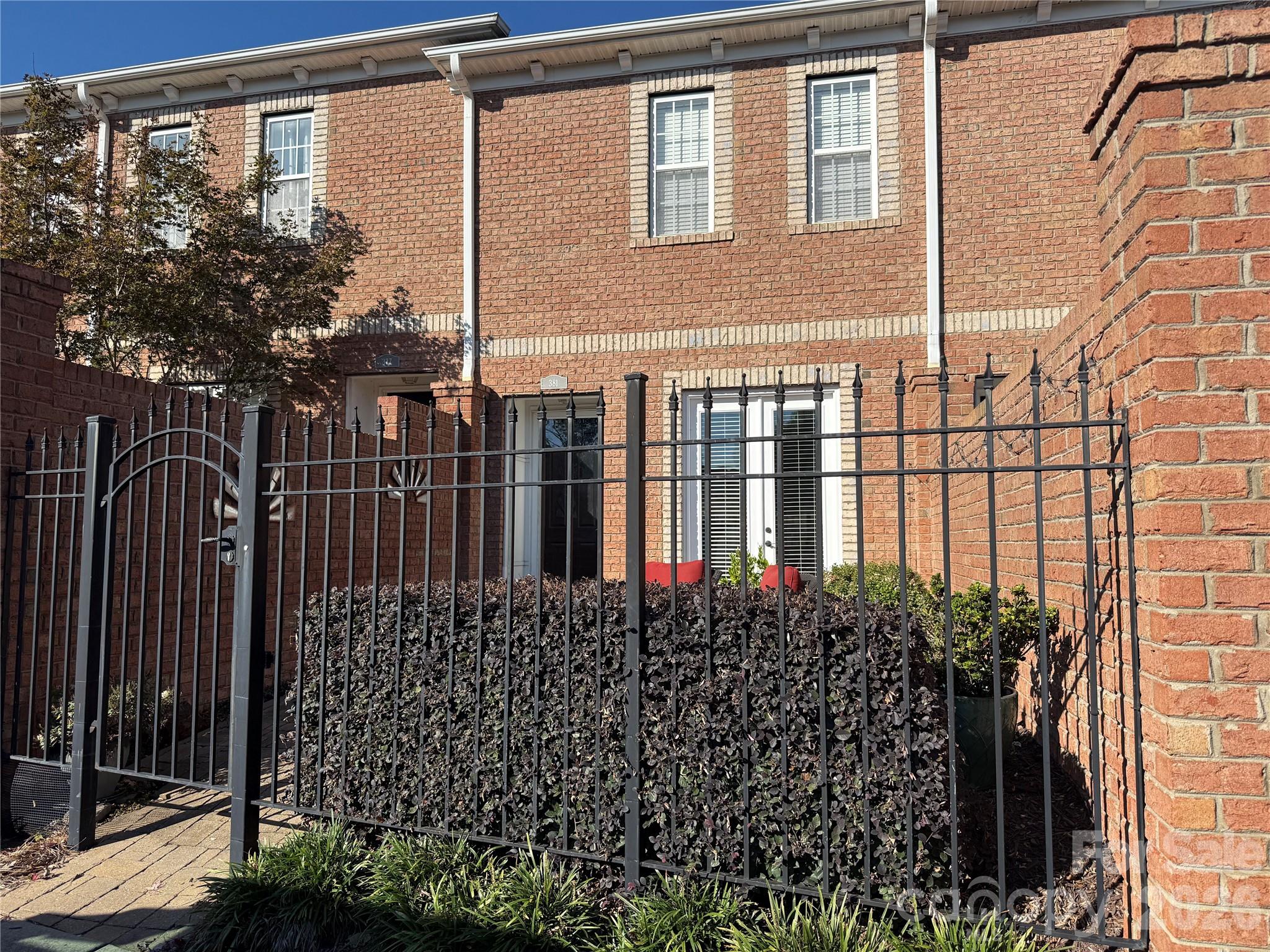 381 Dumbarton Street NW