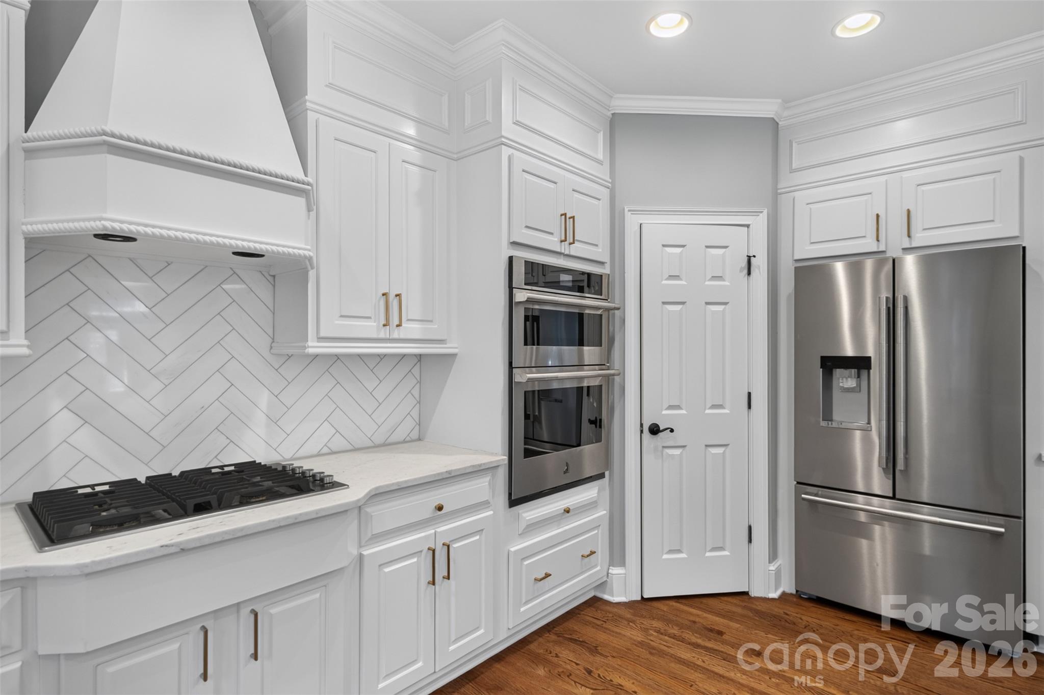 Single Family Residence at 8634 Woodmere Crossing Lane, Charlotte, photo 14 of 48
