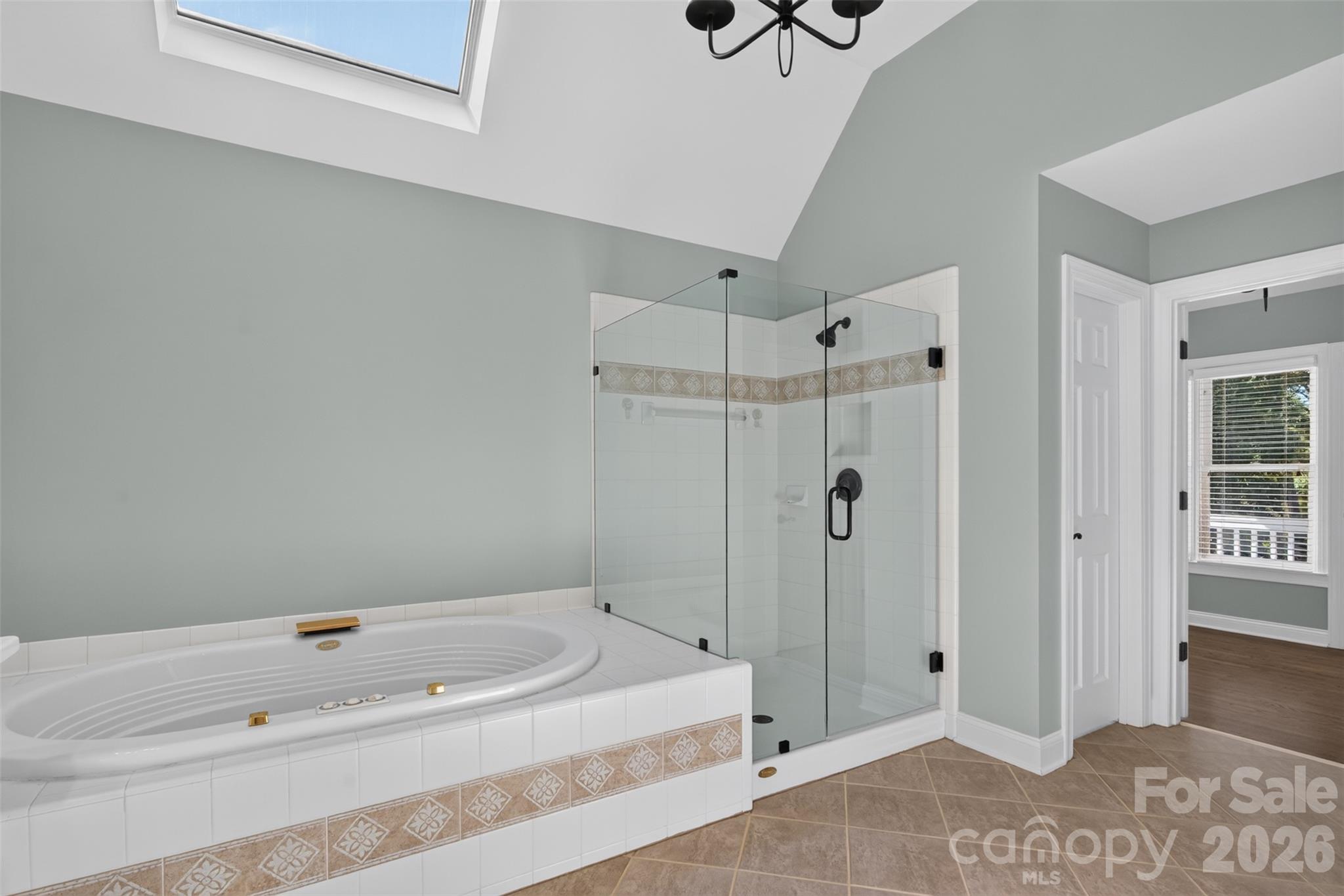 Single Family Residence at 8634 Woodmere Crossing Lane, Charlotte, photo 26 of 48