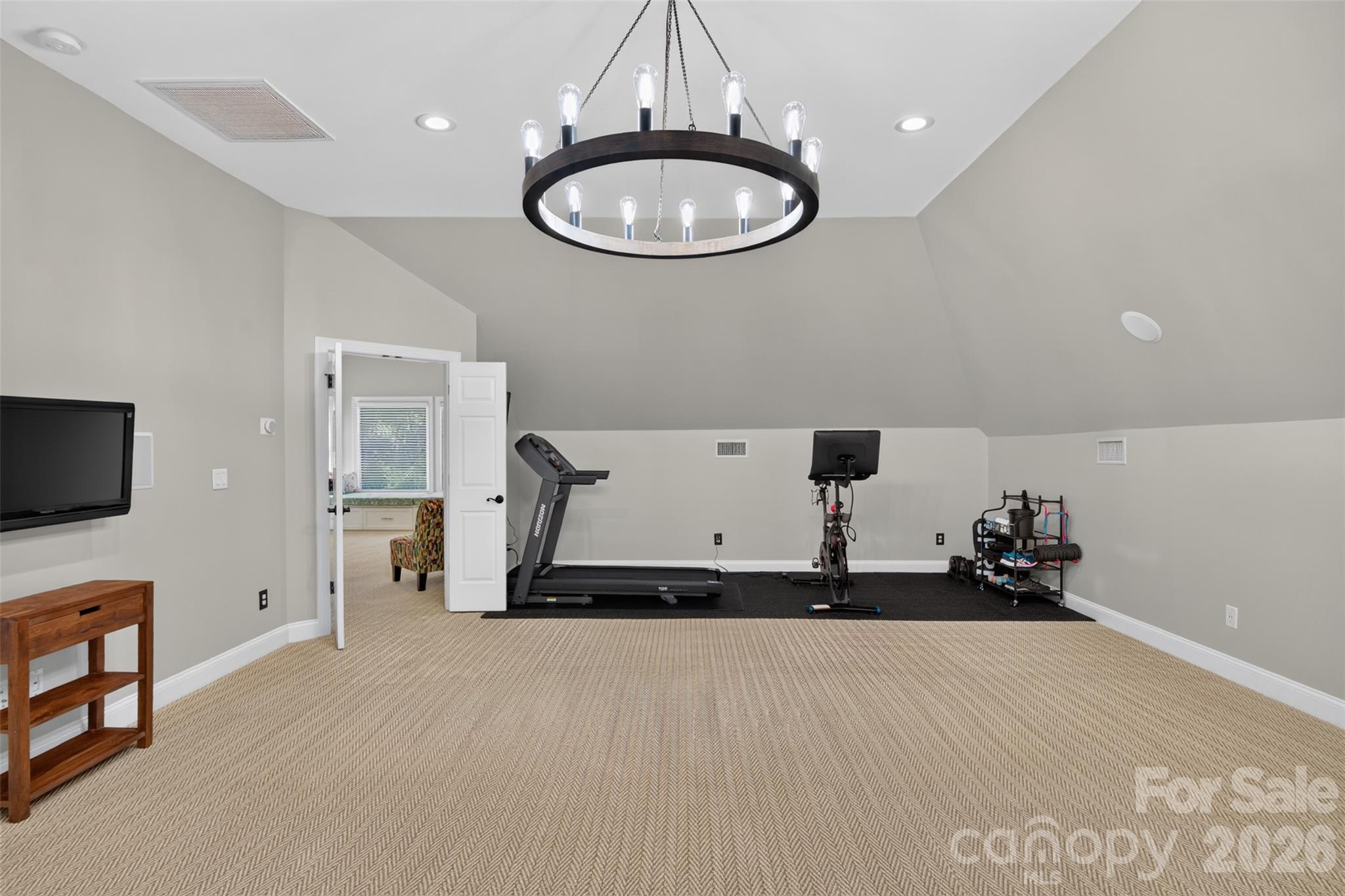Single Family Residence at 8634 Woodmere Crossing Lane, Charlotte, photo 37 of 48